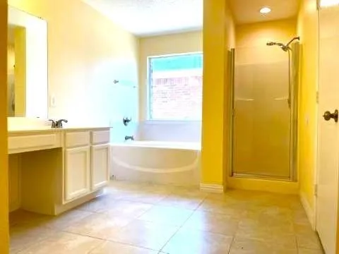 Single Family Residence For Rent in Tarrant County , 315 Pointer Place, Arlington, Texas 76002, 4 Bedroom, 2 Bathroom, 2 Garage spaces, 2,226 Sqft, built in 2000, mls#21382553, Real Estate Agent in Arlington, Homes For Rent in Tarrant county, Homes For Rent in Arlington, Realtor in Arlington Texas, Real Estate Brokerage Independent Realty Texas, Luminita Cordes Realtor