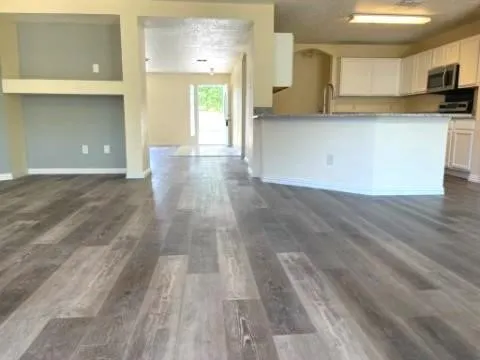 Single Family Residence For Rent in Tarrant County , 315 Pointer Place, Arlington, Texas 76002, 4 Bedroom, 2 Bathroom, 2 Garage spaces, 2,226 Sqft, built in 2000, mls#21382553, Real Estate Agent in Arlington, Homes For Rent in Tarrant county, Homes For Rent in Arlington, Realtor in Arlington Texas, Real Estate Brokerage Independent Realty Texas, Luminita Cordes Realtor