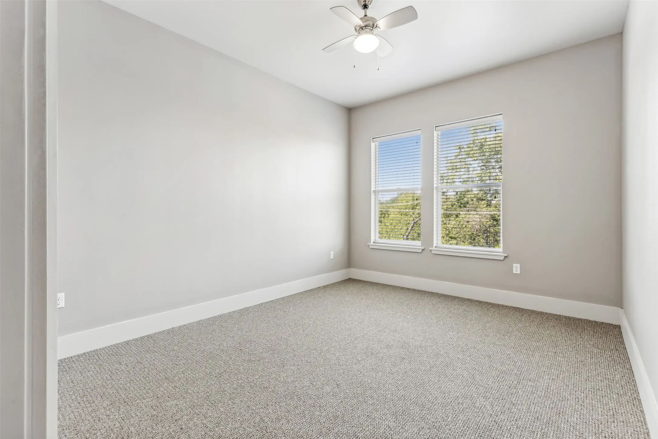 Apartment For Rent in Tarrant County , 1000 Lipscomb Street 304, Fort Worth, Texas 76104, 1 Bedroom, 1 Bathroom, Garage spaces, 823 Sqft, built in 2015, mls#21382557, Real Estate Agent in Fort Worth, Homes For Rent in Tarrant county, Homes For Rent in Fort Worth, Realtor in Fort Worth Texas, Real Estate Brokerage Independent Realty Texas, Luminita Cordes Realtor