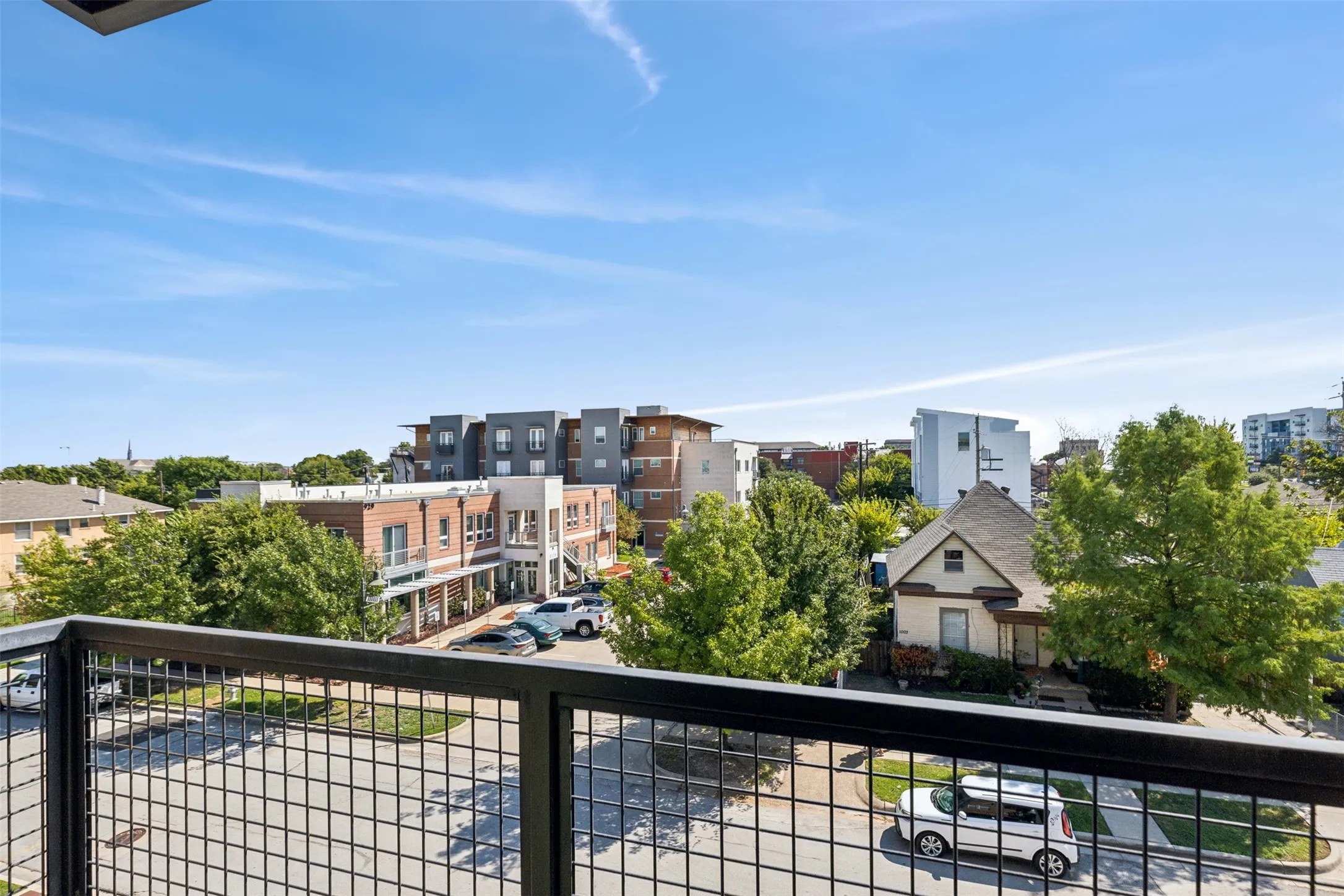 Apartment For Rent in Tarrant County , 1000 Lipscomb Street 304, Fort Worth, Texas 76104, 1 Bedroom, 1 Bathroom, Garage spaces, 823 Sqft, built in 2015, mls#21382557, Real Estate Agent in Fort Worth, Homes For Rent in Tarrant county, Homes For Rent in Fort Worth, Realtor in Fort Worth Texas, Real Estate Brokerage Independent Realty Texas, Luminita Cordes Realtor
