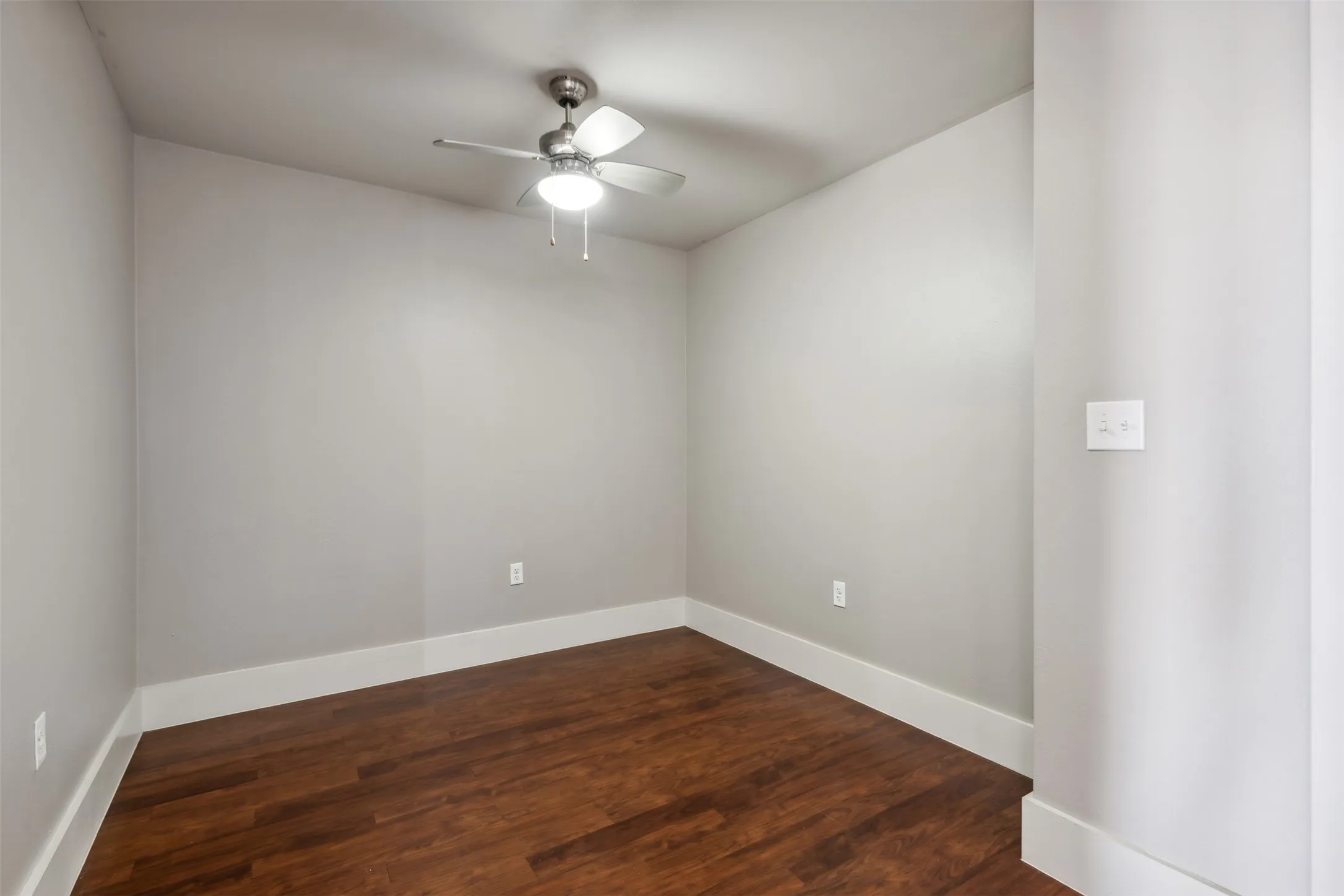 Apartment For Rent in Tarrant County , 1000 Lipscomb Street 304, Fort Worth, Texas 76104, 1 Bedroom, 1 Bathroom, Garage spaces, 823 Sqft, built in 2015, mls#21382557, Real Estate Agent in Fort Worth, Homes For Rent in Tarrant county, Homes For Rent in Fort Worth, Realtor in Fort Worth Texas, Real Estate Brokerage Independent Realty Texas, Luminita Cordes Realtor