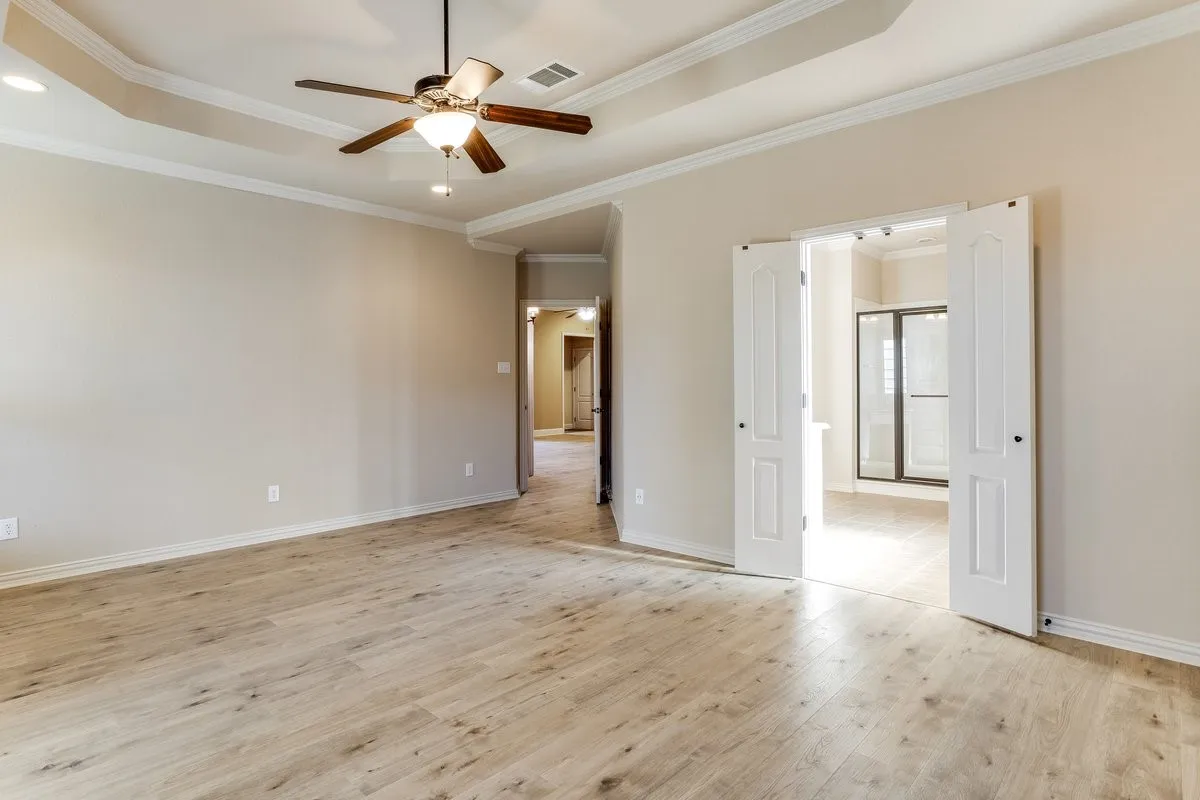 Single Family Residence For Sale in Johnson County , 315 Castle Hill Drive, Burleson, Texas 76028, 5 Bedroom, 3 Bathroom, 2 Garage spaces, 2,656 Sqft, built in 2006, mls#21382552, Real Estate Agent in Burleson, Homes For Sale in Johnson county, Homes For Sale in Burleson, Realtor in Burleson Texas, Real Estate Brokerage Independent Realty Texas, Luminita Cordes Realtor