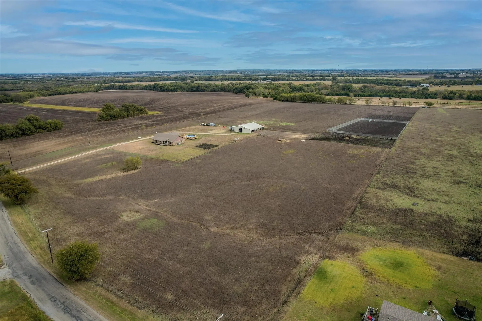 Farm For Rent in Grayson County , 7158 Luella Road, Sherman, Texas 75090, 4 Bedroom, 3 Bathroom, Garage spaces, 2,424 Sqft, built in 2008, mls#21382561, Real Estate Agent in Sherman, Homes For Rent in Grayson county, Homes For Rent in Sherman, Realtor in Sherman Texas, Real Estate Brokerage Independent Realty Texas, Luminita Cordes Realtor