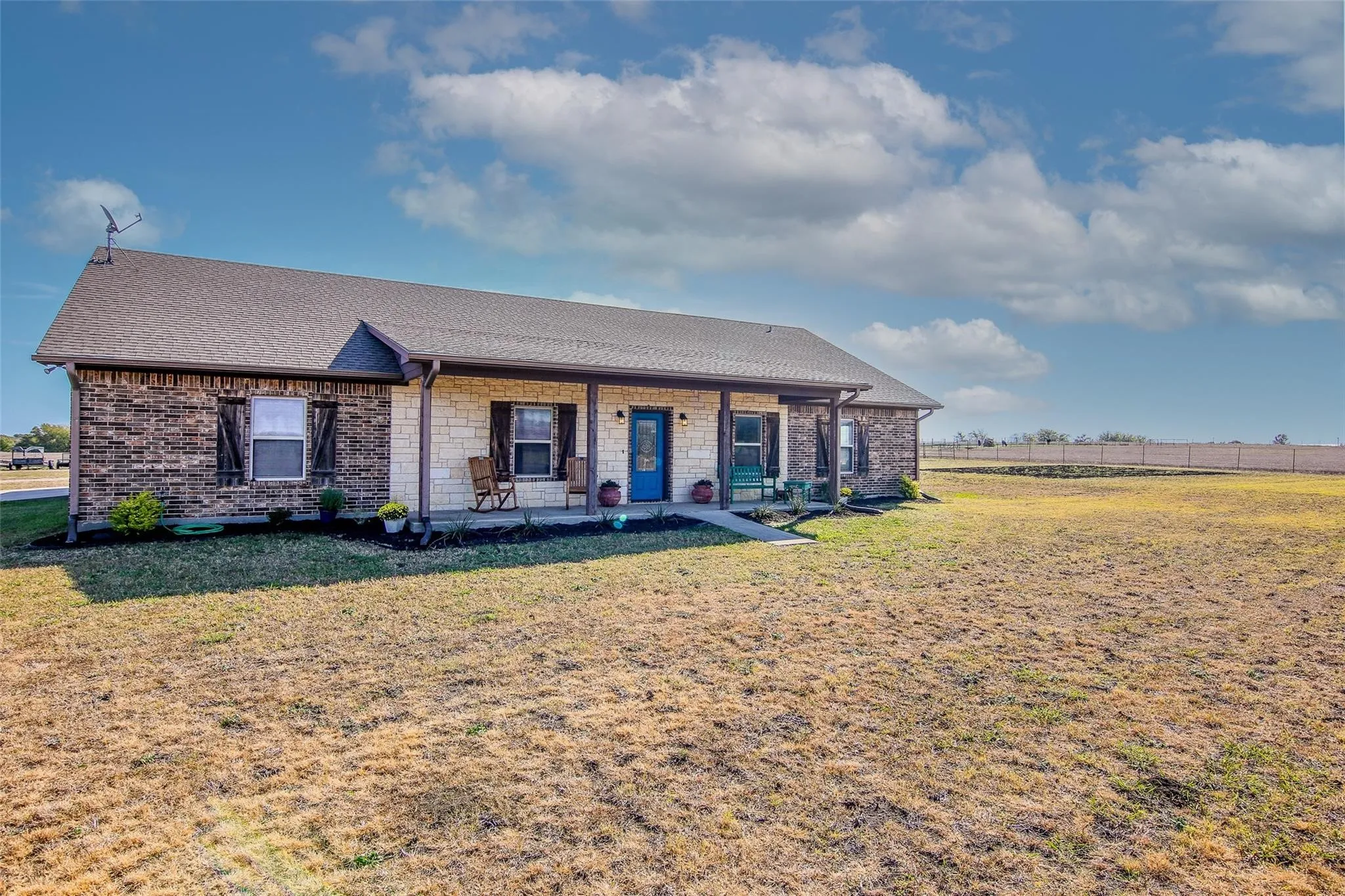 Farm For Rent in Grayson County , 7158 Luella Road, Sherman, Texas 75090, 4 Bedroom, 3 Bathroom, Garage spaces, 2,424 Sqft, built in 2008, mls#21382561, Real Estate Agent in Sherman, Homes For Rent in Grayson county, Homes For Rent in Sherman, Realtor in Sherman Texas, Real Estate Brokerage Independent Realty Texas, Luminita Cordes Realtor