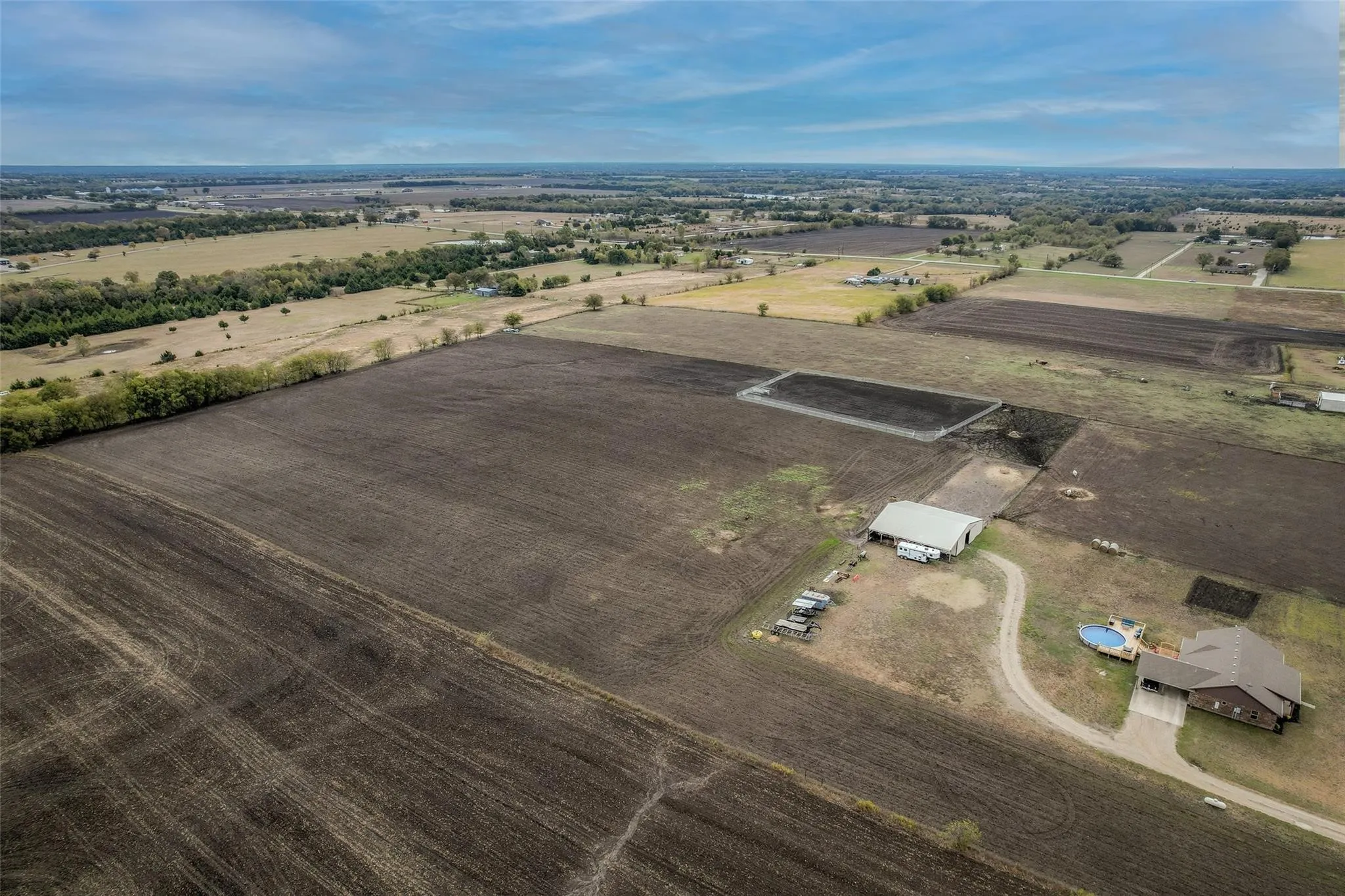 Farm For Rent in Grayson County , 7158 Luella Road, Sherman, Texas 75090, 4 Bedroom, 3 Bathroom, Garage spaces, 2,424 Sqft, built in 2008, mls#21382561, Real Estate Agent in Sherman, Homes For Rent in Grayson county, Homes For Rent in Sherman, Realtor in Sherman Texas, Real Estate Brokerage Independent Realty Texas, Luminita Cordes Realtor