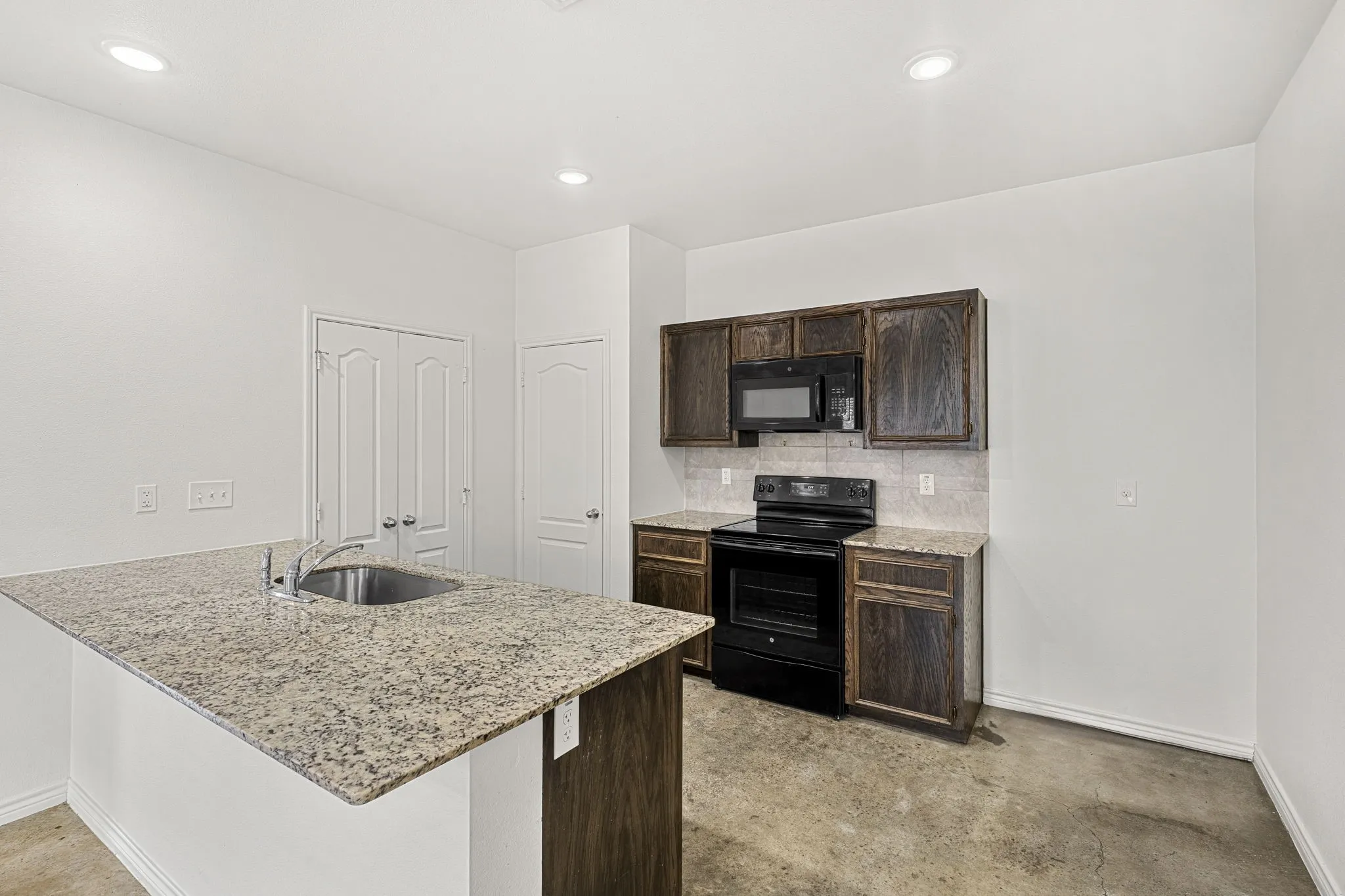 Duplex For Rent in Bell County , 6011 Amelia Earhart Boulevard B, Killeen, Texas 76543, 3 Bedroom, 2 Bathroom, 1 Garage spaces, 1,300 Sqft, built in 2020, mls#21382566, Real Estate Agent in Killeen, Homes For Rent in Bell county, Homes For Rent in Killeen, Realtor in Killeen Texas, Real Estate Brokerage Independent Realty Texas, Luminita Cordes Realtor