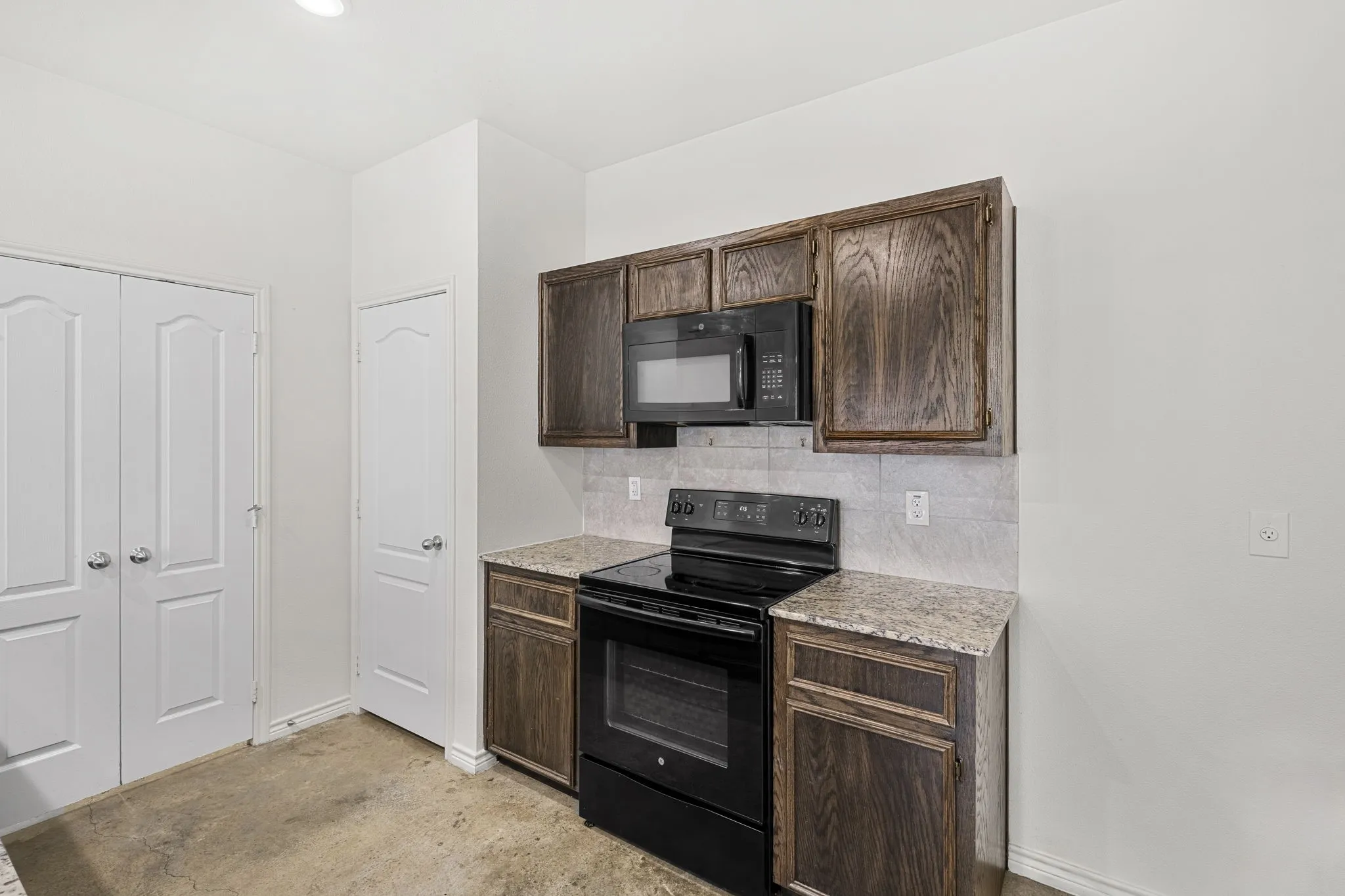 Duplex For Rent in Bell County , 6011 Amelia Earhart Boulevard B, Killeen, Texas 76543, 3 Bedroom, 2 Bathroom, 1 Garage spaces, 1,300 Sqft, built in 2020, mls#21382566, Real Estate Agent in Killeen, Homes For Rent in Bell county, Homes For Rent in Killeen, Realtor in Killeen Texas, Real Estate Brokerage Independent Realty Texas, Luminita Cordes Realtor