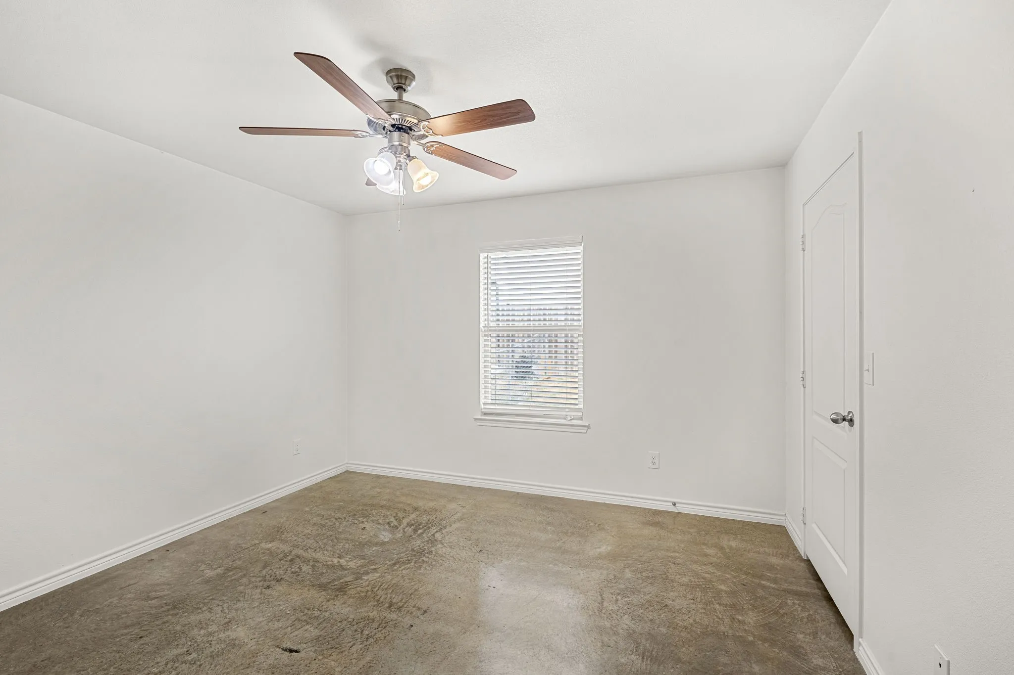 Duplex For Rent in Bell County , 6011 Amelia Earhart Boulevard B, Killeen, Texas 76543, 3 Bedroom, 2 Bathroom, 1 Garage spaces, 1,300 Sqft, built in 2020, mls#21382566, Real Estate Agent in Killeen, Homes For Rent in Bell county, Homes For Rent in Killeen, Realtor in Killeen Texas, Real Estate Brokerage Independent Realty Texas, Luminita Cordes Realtor