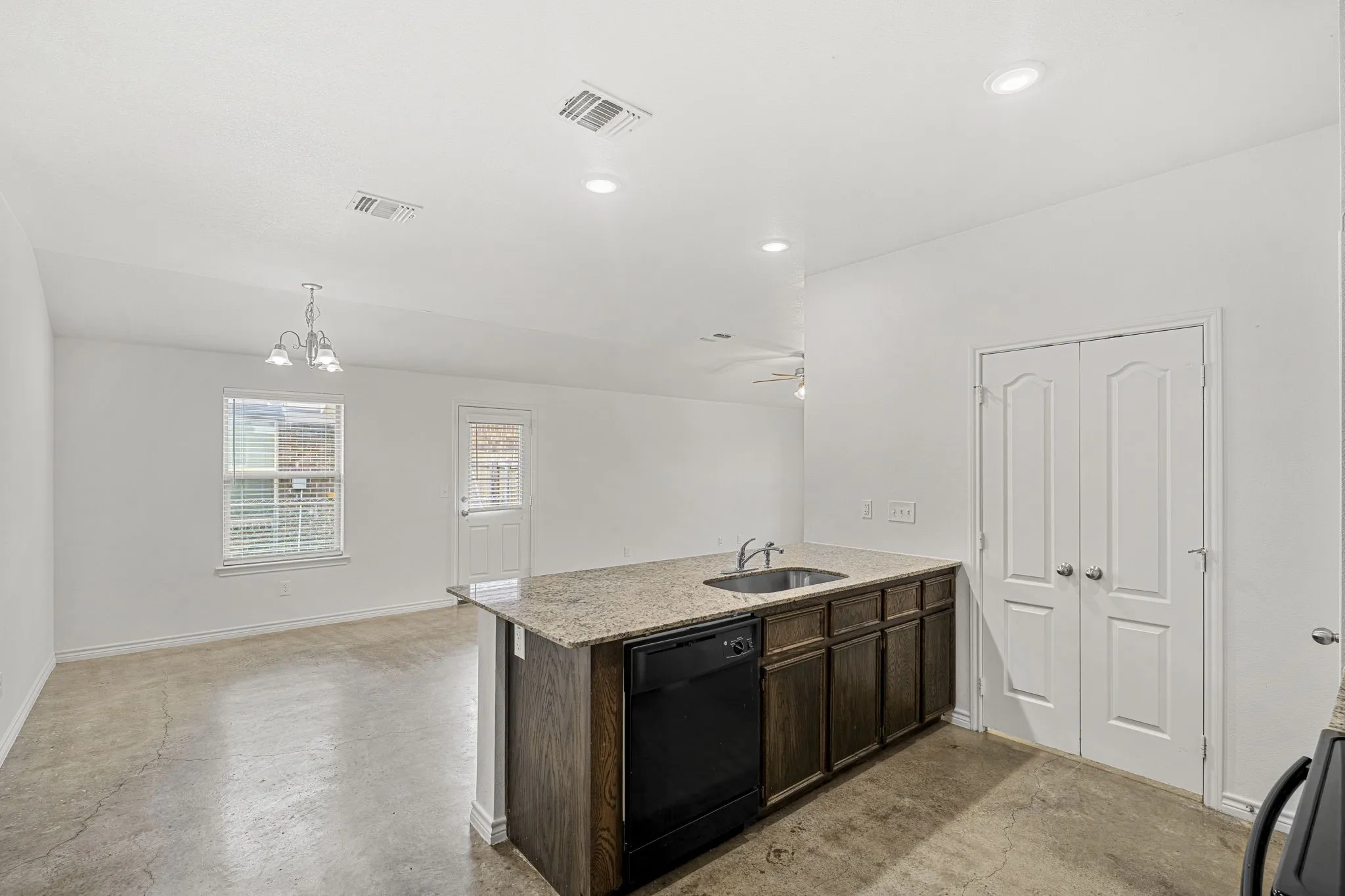 Duplex For Rent in Bell County , 6011 Amelia Earhart Boulevard B, Killeen, Texas 76543, 3 Bedroom, 2 Bathroom, 1 Garage spaces, 1,300 Sqft, built in 2020, mls#21382566, Real Estate Agent in Killeen, Homes For Rent in Bell county, Homes For Rent in Killeen, Realtor in Killeen Texas, Real Estate Brokerage Independent Realty Texas, Luminita Cordes Realtor