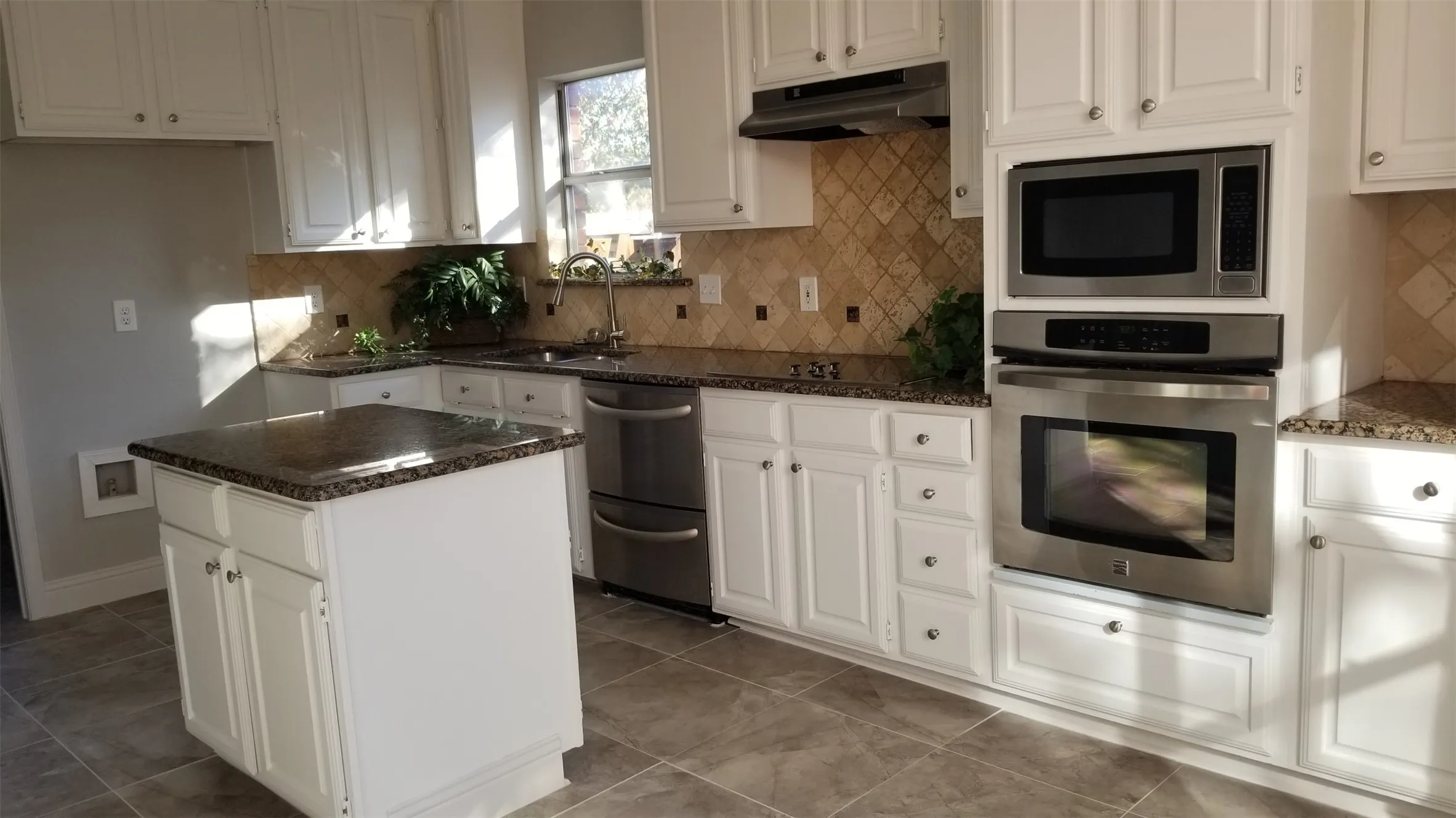 Single Family Residence For Rent in Denton County , 17635 Millwood Place, Dallas, Texas 75287, 4 Bedroom, 4 Bathroom, 2 Garage spaces, 2,932 Sqft, built in 1992, mls#21382568, Real Estate Agent in Dallas, Homes For Rent in Denton county, Homes For Rent in Dallas, Realtor in Dallas Texas, Real Estate Brokerage Independent Realty Texas, Luminita Cordes Realtor