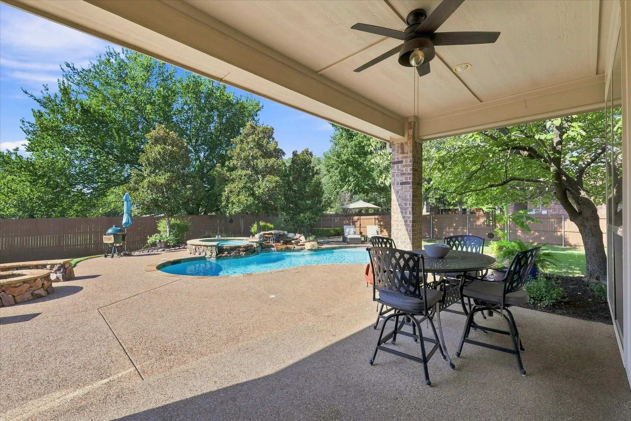 Single Family Residence For Sale in Tarrant County , 2308 Ember Woods Drive, Keller, Texas 76262, 4 Bedroom, 4 Bathroom, 3 Garage spaces, 4,682 Sqft, built in 2004, mls#21379995, Real Estate Agent in Keller, Homes For Sale in Tarrant county, Homes For Sale in Keller, Realtor in Keller Texas, Real Estate Brokerage Independent Realty Texas, Luminita Cordes Realtor