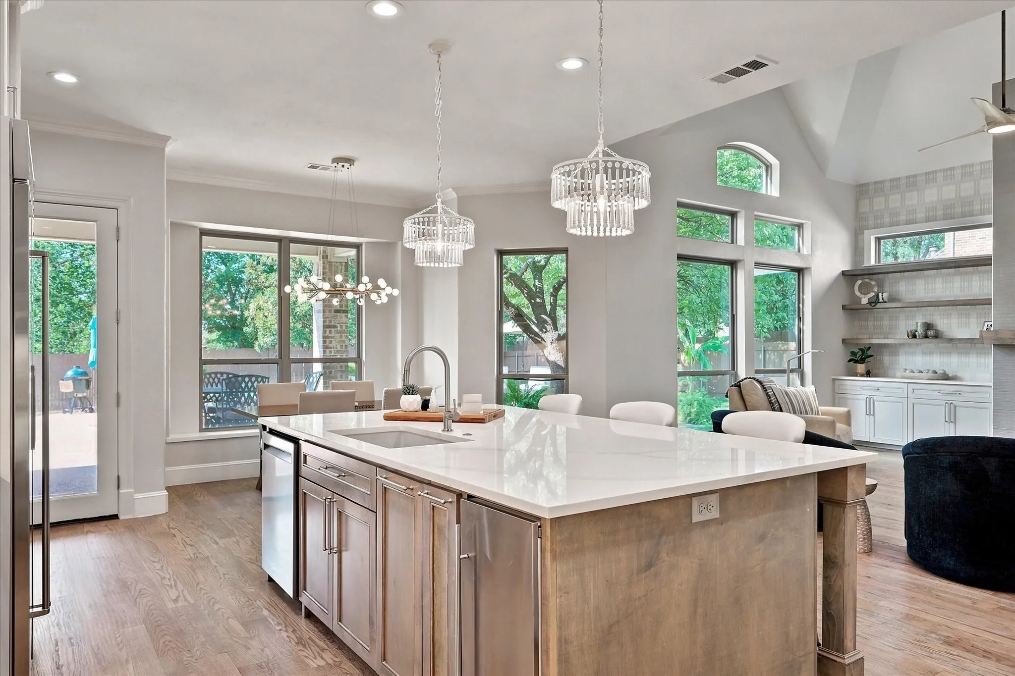 Single Family Residence For Sale in Tarrant County , 2308 Ember Woods Drive, Keller, Texas 76262, 4 Bedroom, 4 Bathroom, 3 Garage spaces, 4,682 Sqft, built in 2004, mls#21379995, Real Estate Agent in Keller, Homes For Sale in Tarrant county, Homes For Sale in Keller, Realtor in Keller Texas, Real Estate Brokerage Independent Realty Texas, Luminita Cordes Realtor