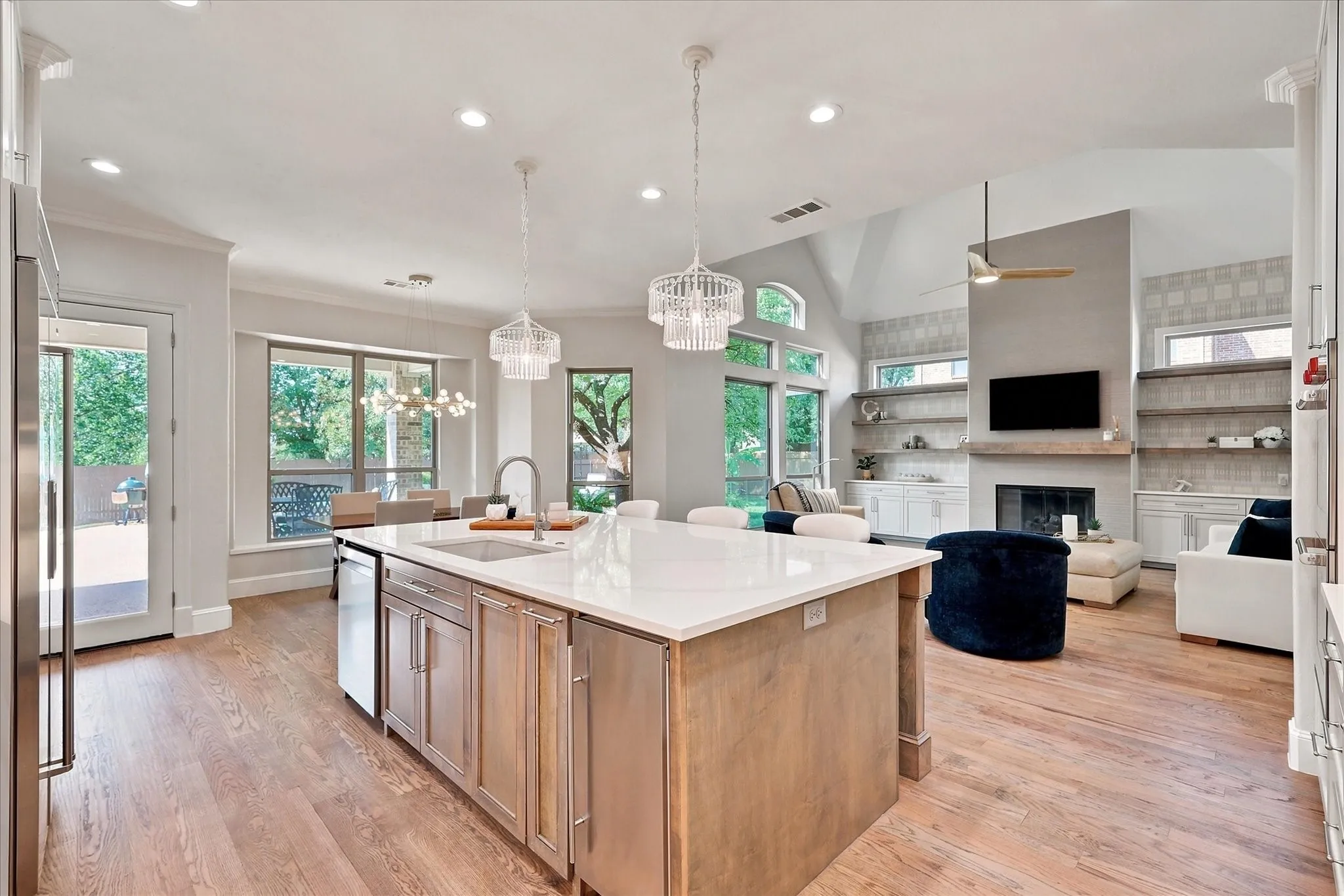 Single Family Residence For Sale in Tarrant County , 2308 Ember Woods Drive, Keller, Texas 76262, 4 Bedroom, 4 Bathroom, 3 Garage spaces, 4,682 Sqft, built in 2004, mls#21379995, Real Estate Agent in Keller, Homes For Sale in Tarrant county, Homes For Sale in Keller, Realtor in Keller Texas, Real Estate Brokerage Independent Realty Texas, Luminita Cordes Realtor