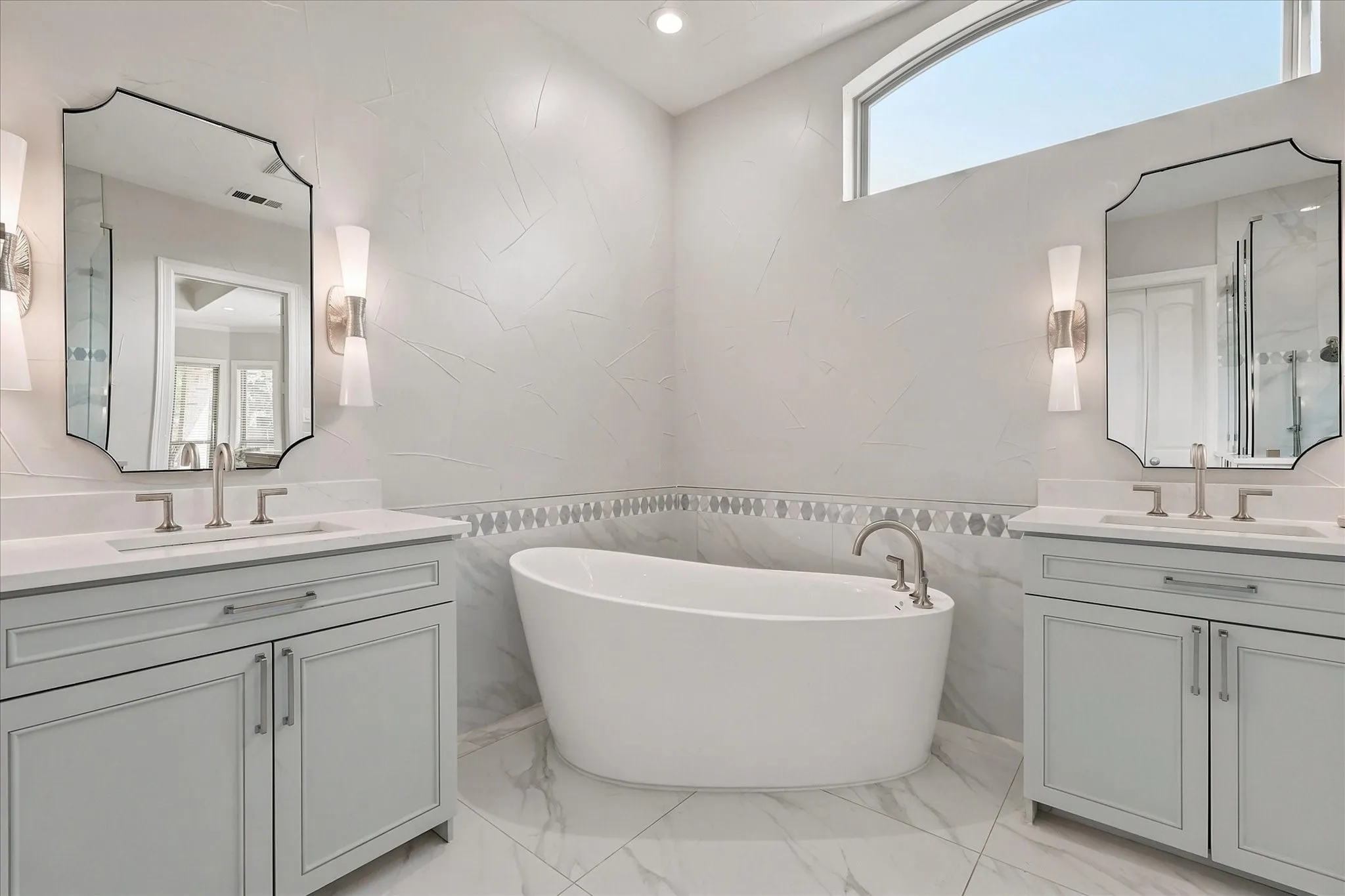 Single Family Residence For Sale in Tarrant County , 2308 Ember Woods Drive, Keller, Texas 76262, 4 Bedroom, 4 Bathroom, 3 Garage spaces, 4,682 Sqft, built in 2004, mls#21379995, Real Estate Agent in Keller, Homes For Sale in Tarrant county, Homes For Sale in Keller, Realtor in Keller Texas, Real Estate Brokerage Independent Realty Texas, Luminita Cordes Realtor
