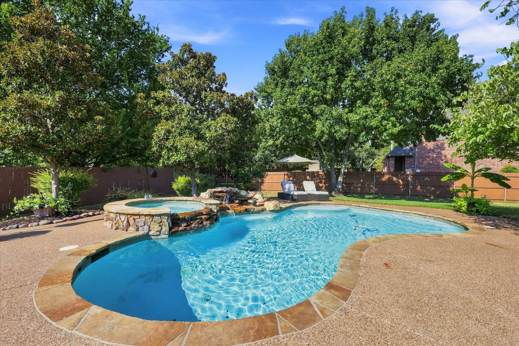 Single Family Residence For Sale in Tarrant County , 2308 Ember Woods Drive, Keller, Texas 76262, 4 Bedroom, 4 Bathroom, 3 Garage spaces, 4,682 Sqft, built in 2004, mls#21379995, Real Estate Agent in Keller, Homes For Sale in Tarrant county, Homes For Sale in Keller, Realtor in Keller Texas, Real Estate Brokerage Independent Realty Texas, Luminita Cordes Realtor