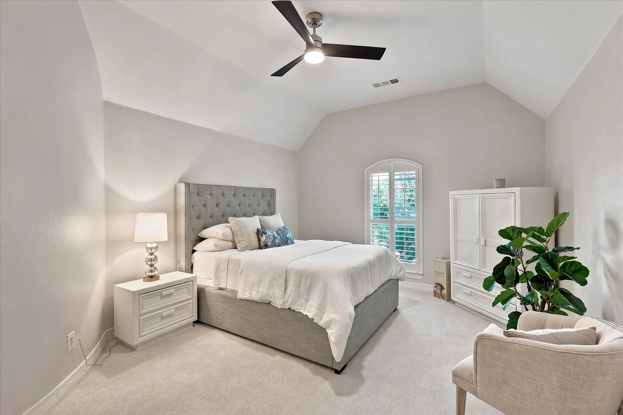 Single Family Residence For Sale in Tarrant County , 2308 Ember Woods Drive, Keller, Texas 76262, 4 Bedroom, 4 Bathroom, 3 Garage spaces, 4,682 Sqft, built in 2004, mls#21379995, Real Estate Agent in Keller, Homes For Sale in Tarrant county, Homes For Sale in Keller, Realtor in Keller Texas, Real Estate Brokerage Independent Realty Texas, Luminita Cordes Realtor