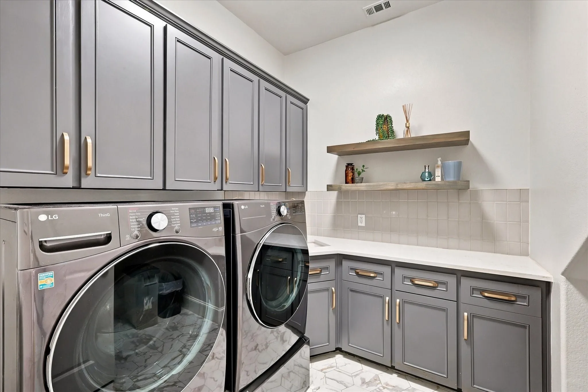 Single Family Residence For Sale in Tarrant County , 2308 Ember Woods Drive, Keller, Texas 76262, 4 Bedroom, 4 Bathroom, 3 Garage spaces, 4,682 Sqft, built in 2004, mls#21379995, Real Estate Agent in Keller, Homes For Sale in Tarrant county, Homes For Sale in Keller, Realtor in Keller Texas, Real Estate Brokerage Independent Realty Texas, Luminita Cordes Realtor