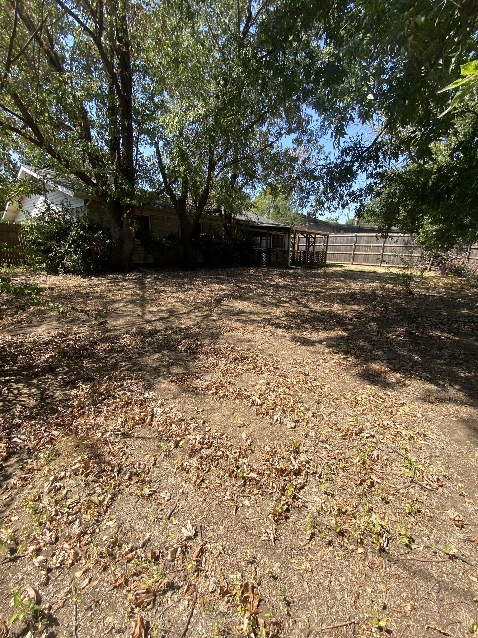 Single Family Residence For Sale in Denton County , 207 Centennial Drive, Lewisville, Texas 75067, 3 Bedroom, 2 Bathroom, 2 Garage spaces, 1,193 Sqft, built in 1970, mls#21382545, Real Estate Agent in Lewisville, Homes For Sale in Denton county, Homes For Sale in Lewisville, Realtor in Lewisville Texas, Real Estate Brokerage Independent Realty Texas, Luminita Cordes Realtor
