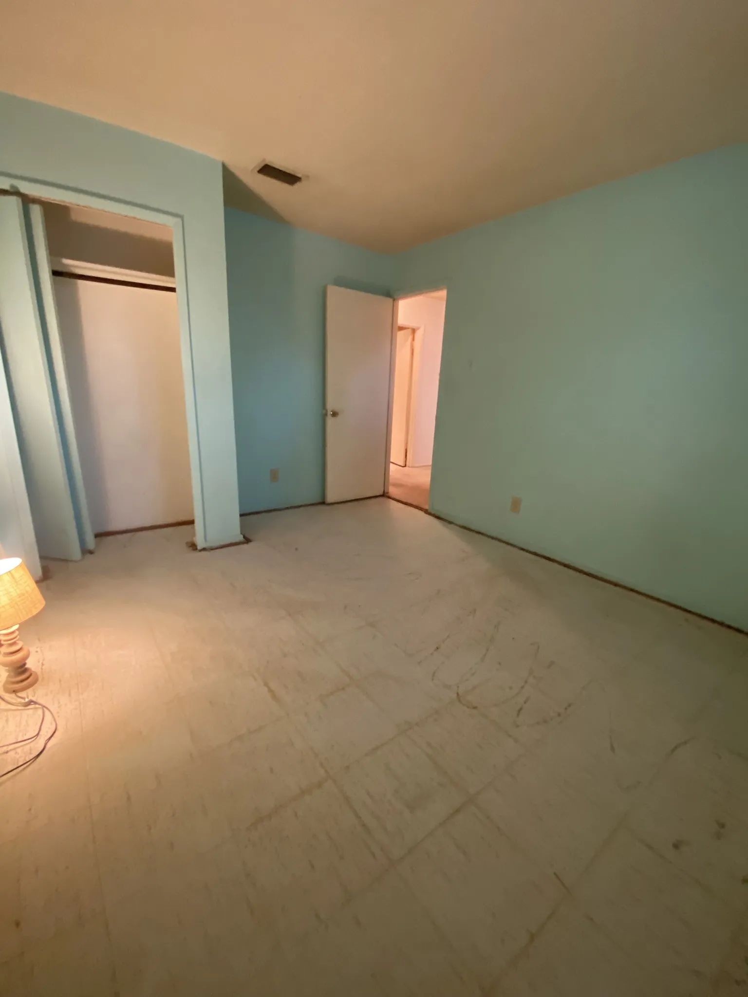 Single Family Residence For Sale in Denton County , 207 Centennial Drive, Lewisville, Texas 75067, 3 Bedroom, 2 Bathroom, 2 Garage spaces, 1,193 Sqft, built in 1970, mls#21382545, Real Estate Agent in Lewisville, Homes For Sale in Denton county, Homes For Sale in Lewisville, Realtor in Lewisville Texas, Real Estate Brokerage Independent Realty Texas, Luminita Cordes Realtor