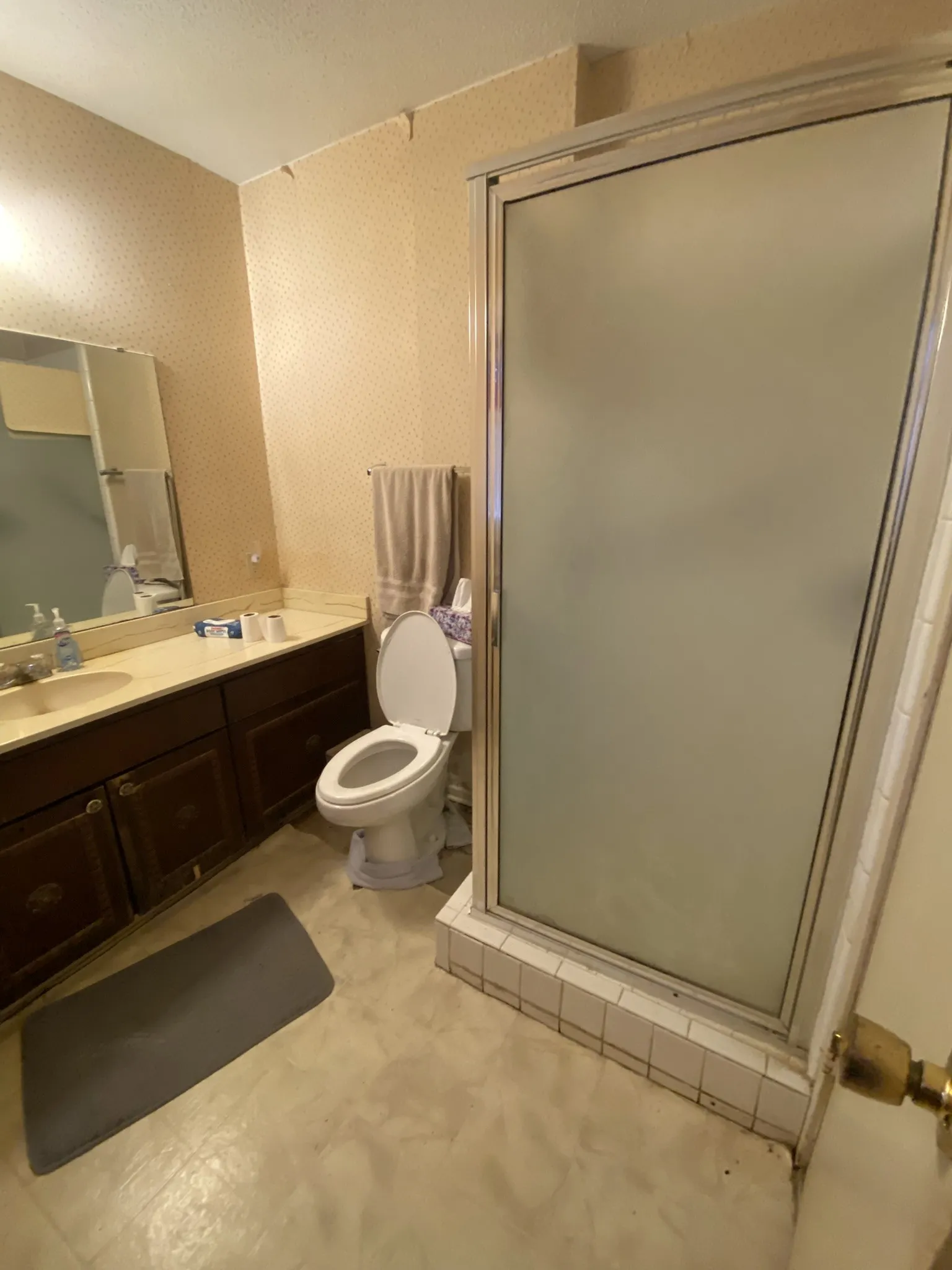 Single Family Residence For Sale in Denton County , 207 Centennial Drive, Lewisville, Texas 75067, 3 Bedroom, 2 Bathroom, 2 Garage spaces, 1,193 Sqft, built in 1970, mls#21382545, Real Estate Agent in Lewisville, Homes For Sale in Denton county, Homes For Sale in Lewisville, Realtor in Lewisville Texas, Real Estate Brokerage Independent Realty Texas, Luminita Cordes Realtor