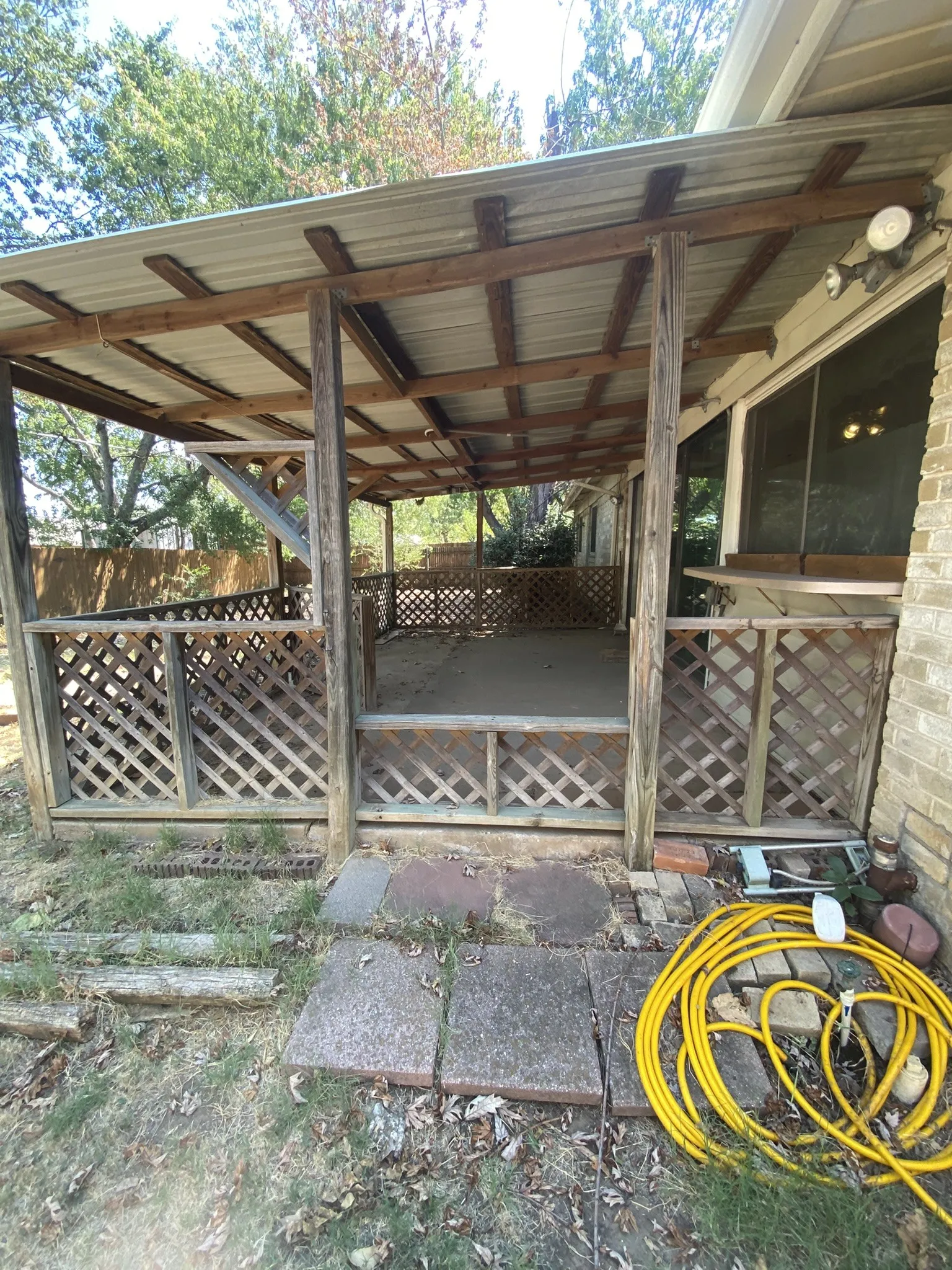 Single Family Residence For Sale in Denton County , 207 Centennial Drive, Lewisville, Texas 75067, 3 Bedroom, 2 Bathroom, 2 Garage spaces, 1,193 Sqft, built in 1970, mls#21382545, Real Estate Agent in Lewisville, Homes For Sale in Denton county, Homes For Sale in Lewisville, Realtor in Lewisville Texas, Real Estate Brokerage Independent Realty Texas, Luminita Cordes Realtor