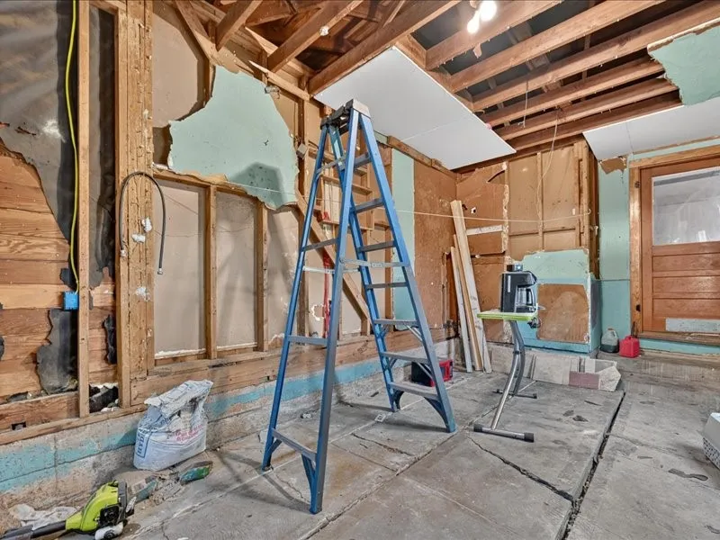 Single Family Residence For Sale in Dallas County , 4215 Cicero Street, Dallas, Texas 75216, 3 Bedroom, 1 Bathroom, 1 Garage spaces, 1,252 Sqft, built in 1950, mls#21382575, Real Estate Agent in Dallas, Homes For Sale in Dallas county, Homes For Sale in Dallas, Realtor in Dallas Texas, Real Estate Brokerage Independent Realty Texas, Luminita Cordes Realtor