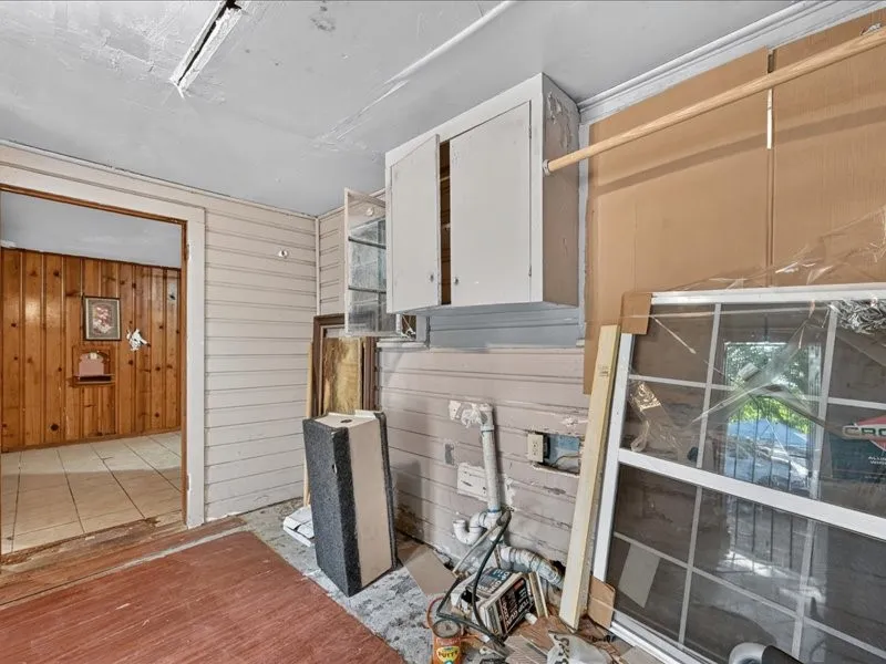 Single Family Residence For Sale in Dallas County , 4215 Cicero Street, Dallas, Texas 75216, 3 Bedroom, 1 Bathroom, 1 Garage spaces, 1,252 Sqft, built in 1950, mls#21382575, Real Estate Agent in Dallas, Homes For Sale in Dallas county, Homes For Sale in Dallas, Realtor in Dallas Texas, Real Estate Brokerage Independent Realty Texas, Luminita Cordes Realtor