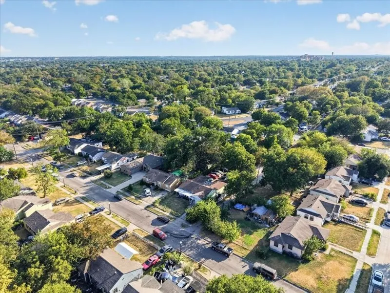 Single Family Residence For Sale in Dallas County , 4215 Cicero Street, Dallas, Texas 75216, 3 Bedroom, 1 Bathroom, 1 Garage spaces, 1,252 Sqft, built in 1950, mls#21382575, Real Estate Agent in Dallas, Homes For Sale in Dallas county, Homes For Sale in Dallas, Realtor in Dallas Texas, Real Estate Brokerage Independent Realty Texas, Luminita Cordes Realtor