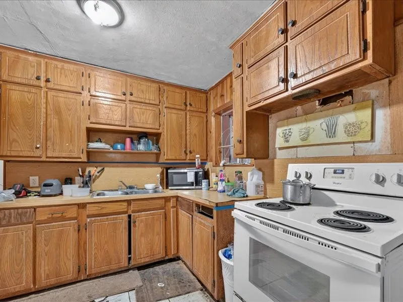 Single Family Residence For Sale in Dallas County , 4215 Cicero Street, Dallas, Texas 75216, 3 Bedroom, 1 Bathroom, 1 Garage spaces, 1,252 Sqft, built in 1950, mls#21382575, Real Estate Agent in Dallas, Homes For Sale in Dallas county, Homes For Sale in Dallas, Realtor in Dallas Texas, Real Estate Brokerage Independent Realty Texas, Luminita Cordes Realtor