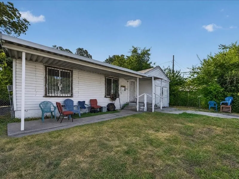 Single Family Residence For Sale in Dallas County , 4215 Cicero Street, Dallas, Texas 75216, 3 Bedroom, 1 Bathroom, 1 Garage spaces, 1,252 Sqft, built in 1950, mls#21382575, Real Estate Agent in Dallas, Homes For Sale in Dallas county, Homes For Sale in Dallas, Realtor in Dallas Texas, Real Estate Brokerage Independent Realty Texas, Luminita Cordes Realtor