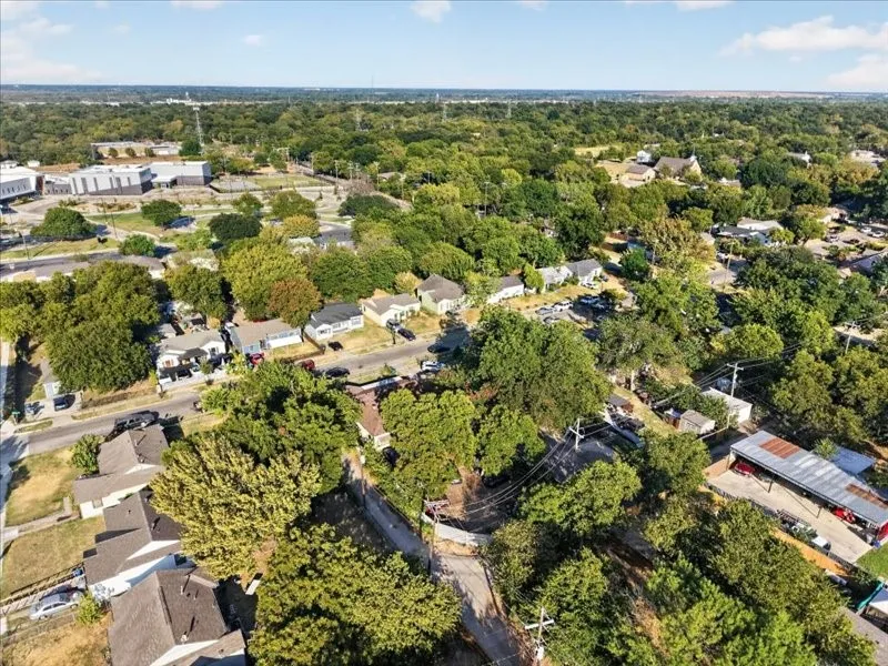 Single Family Residence For Sale in Dallas County , 4215 Cicero Street, Dallas, Texas 75216, 3 Bedroom, 1 Bathroom, 1 Garage spaces, 1,252 Sqft, built in 1950, mls#21382575, Real Estate Agent in Dallas, Homes For Sale in Dallas county, Homes For Sale in Dallas, Realtor in Dallas Texas, Real Estate Brokerage Independent Realty Texas, Luminita Cordes Realtor