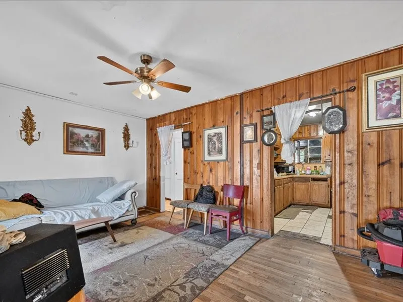 Single Family Residence For Sale in Dallas County , 4215 Cicero Street, Dallas, Texas 75216, 3 Bedroom, 1 Bathroom, 1 Garage spaces, 1,252 Sqft, built in 1950, mls#21382575, Real Estate Agent in Dallas, Homes For Sale in Dallas county, Homes For Sale in Dallas, Realtor in Dallas Texas, Real Estate Brokerage Independent Realty Texas, Luminita Cordes Realtor