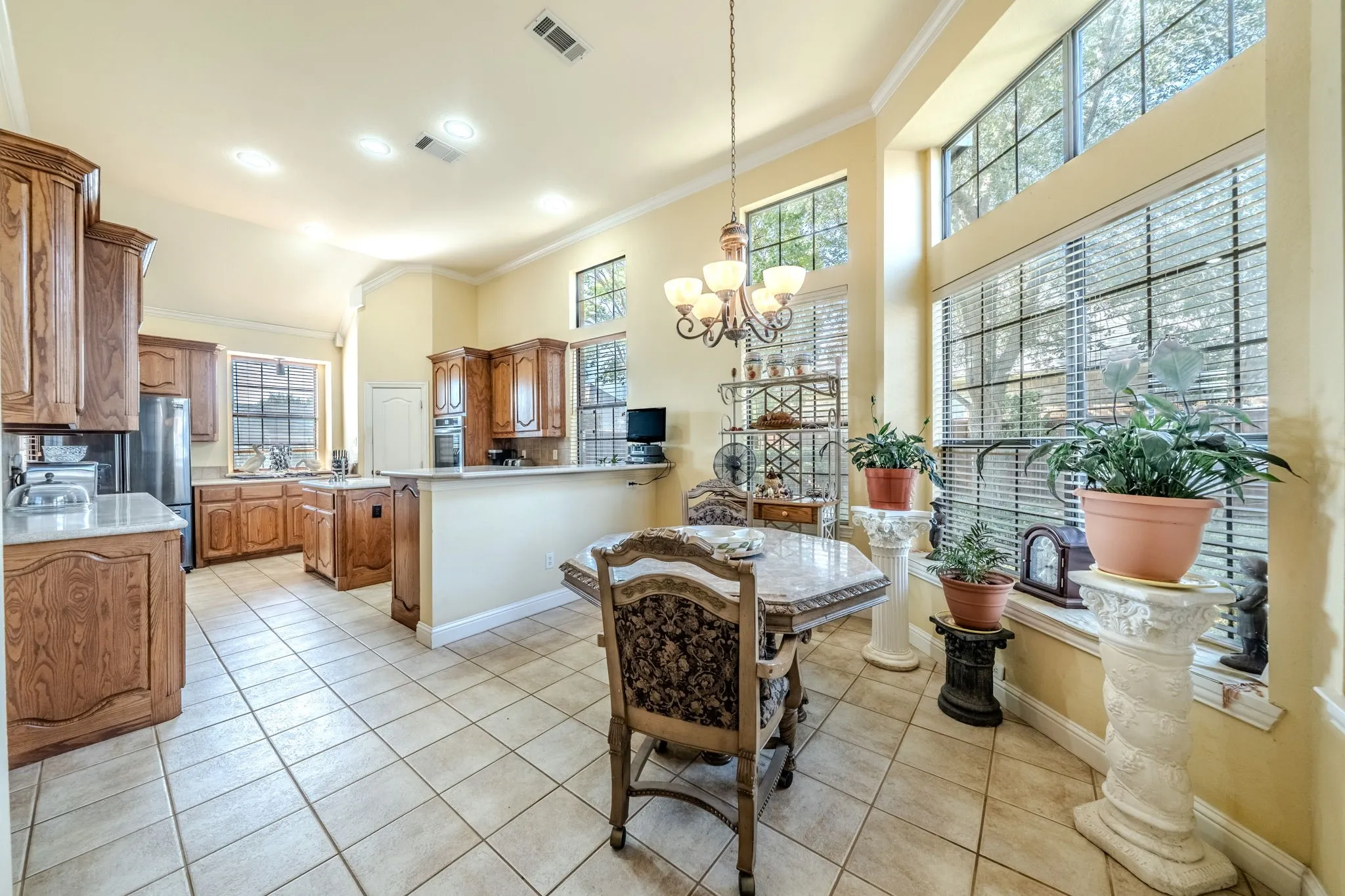 Single Family Residence For Sale in Dallas County , 1309 Heritage Hill Drive, De Soto, Texas 75115, 4 Bedroom, 3 Bathroom, 2 Garage spaces, 2,746 Sqft, built in 2001, mls#21375577, Real Estate Agent in De Soto, Homes For Sale in Dallas county, Homes For Sale in De Soto, Realtor in De Soto Texas, Real Estate Brokerage Independent Realty Texas, Luminita Cordes Realtor