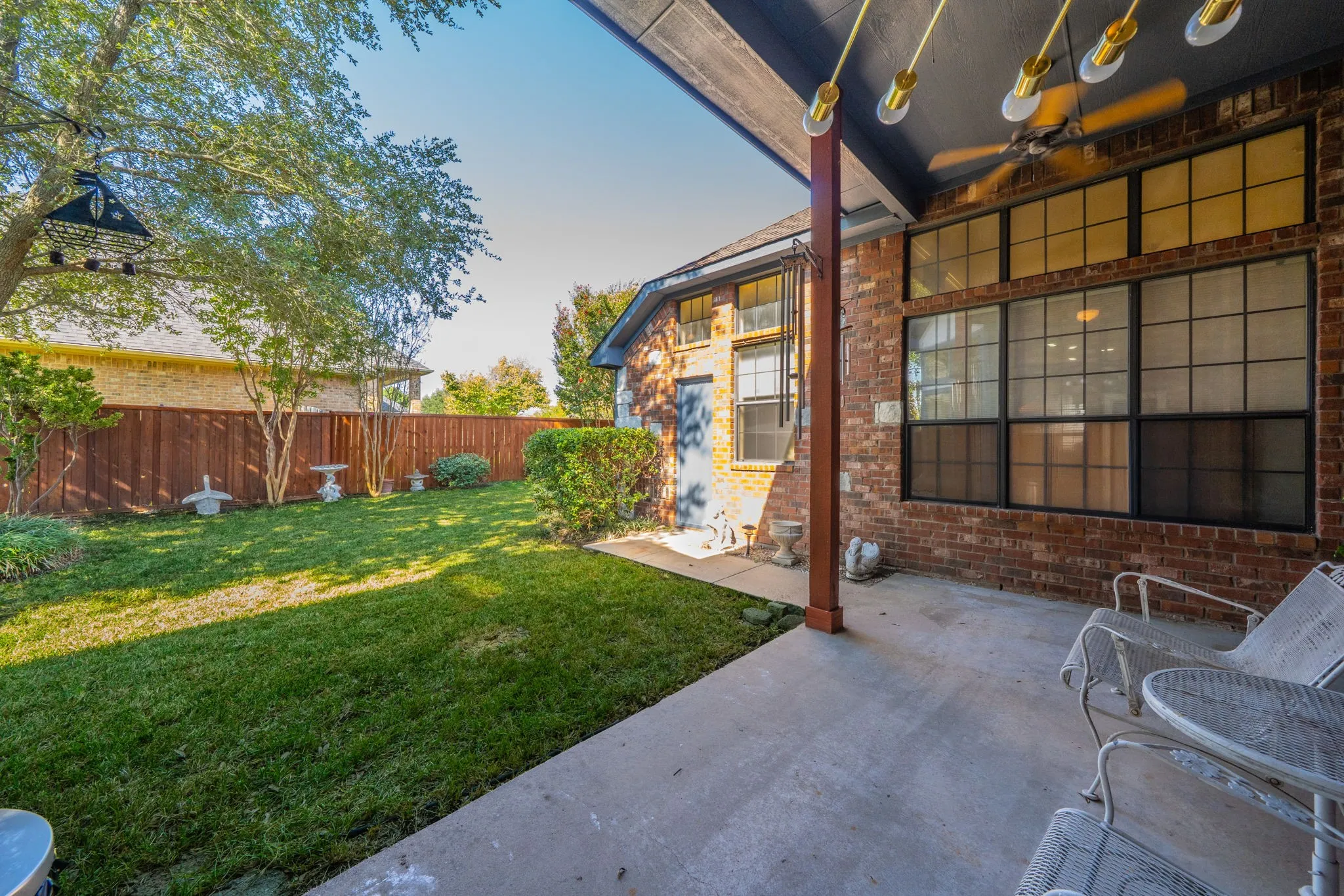 Single Family Residence For Sale in Dallas County , 1309 Heritage Hill Drive, De Soto, Texas 75115, 4 Bedroom, 3 Bathroom, 2 Garage spaces, 2,746 Sqft, built in 2001, mls#21375577, Real Estate Agent in De Soto, Homes For Sale in Dallas county, Homes For Sale in De Soto, Realtor in De Soto Texas, Real Estate Brokerage Independent Realty Texas, Luminita Cordes Realtor