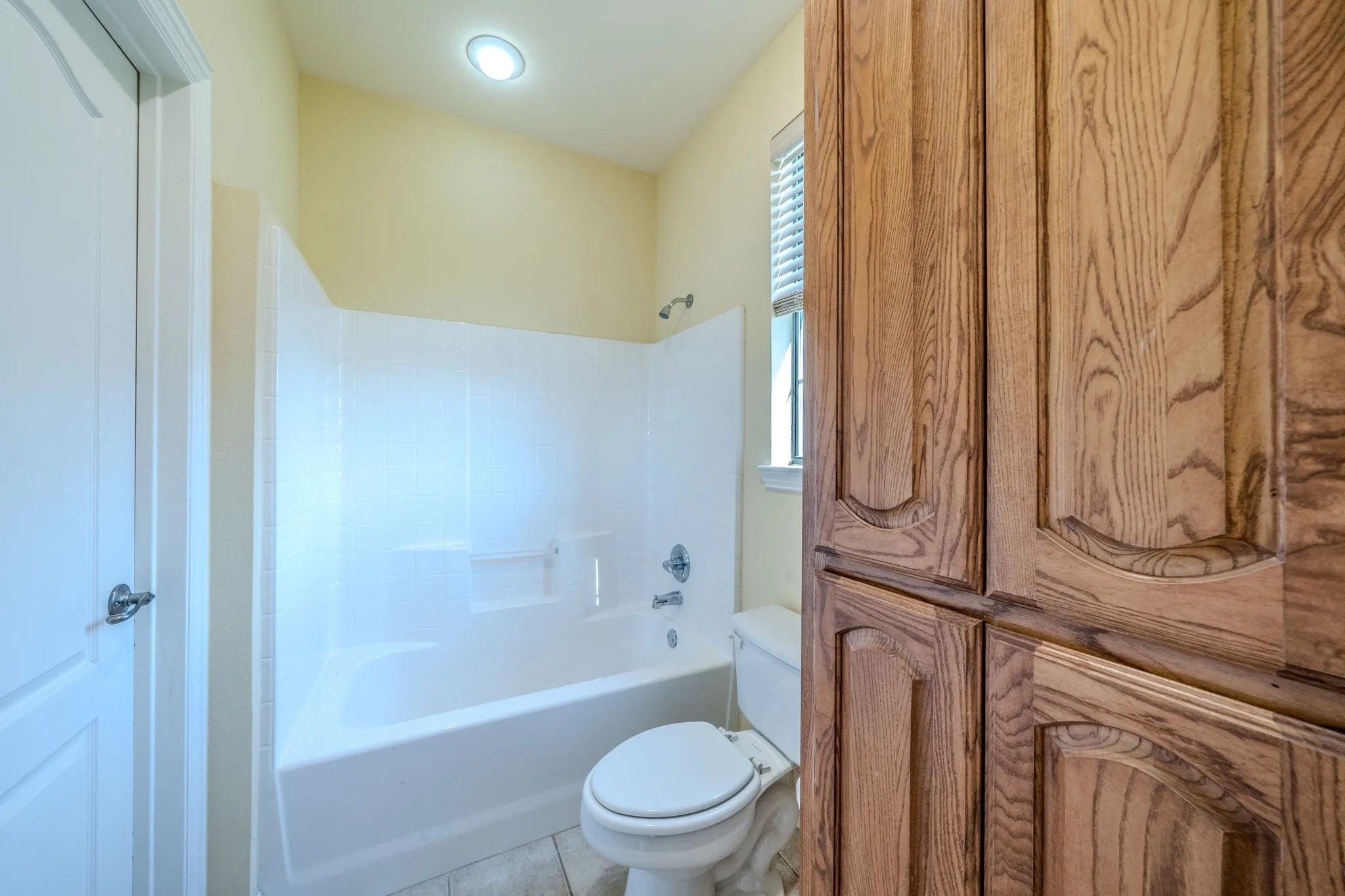 Single Family Residence For Sale in Dallas County , 1309 Heritage Hill Drive, De Soto, Texas 75115, 4 Bedroom, 3 Bathroom, 2 Garage spaces, 2,746 Sqft, built in 2001, mls#21375577, Real Estate Agent in De Soto, Homes For Sale in Dallas county, Homes For Sale in De Soto, Realtor in De Soto Texas, Real Estate Brokerage Independent Realty Texas, Luminita Cordes Realtor