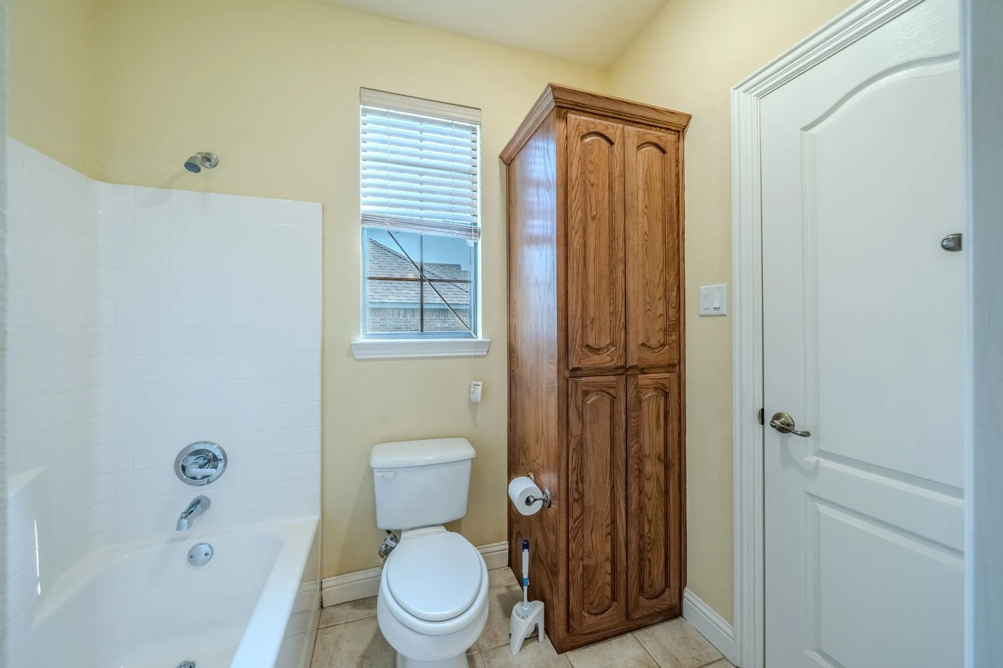 Single Family Residence For Sale in Dallas County , 1309 Heritage Hill Drive, De Soto, Texas 75115, 4 Bedroom, 3 Bathroom, 2 Garage spaces, 2,746 Sqft, built in 2001, mls#21375577, Real Estate Agent in De Soto, Homes For Sale in Dallas county, Homes For Sale in De Soto, Realtor in De Soto Texas, Real Estate Brokerage Independent Realty Texas, Luminita Cordes Realtor