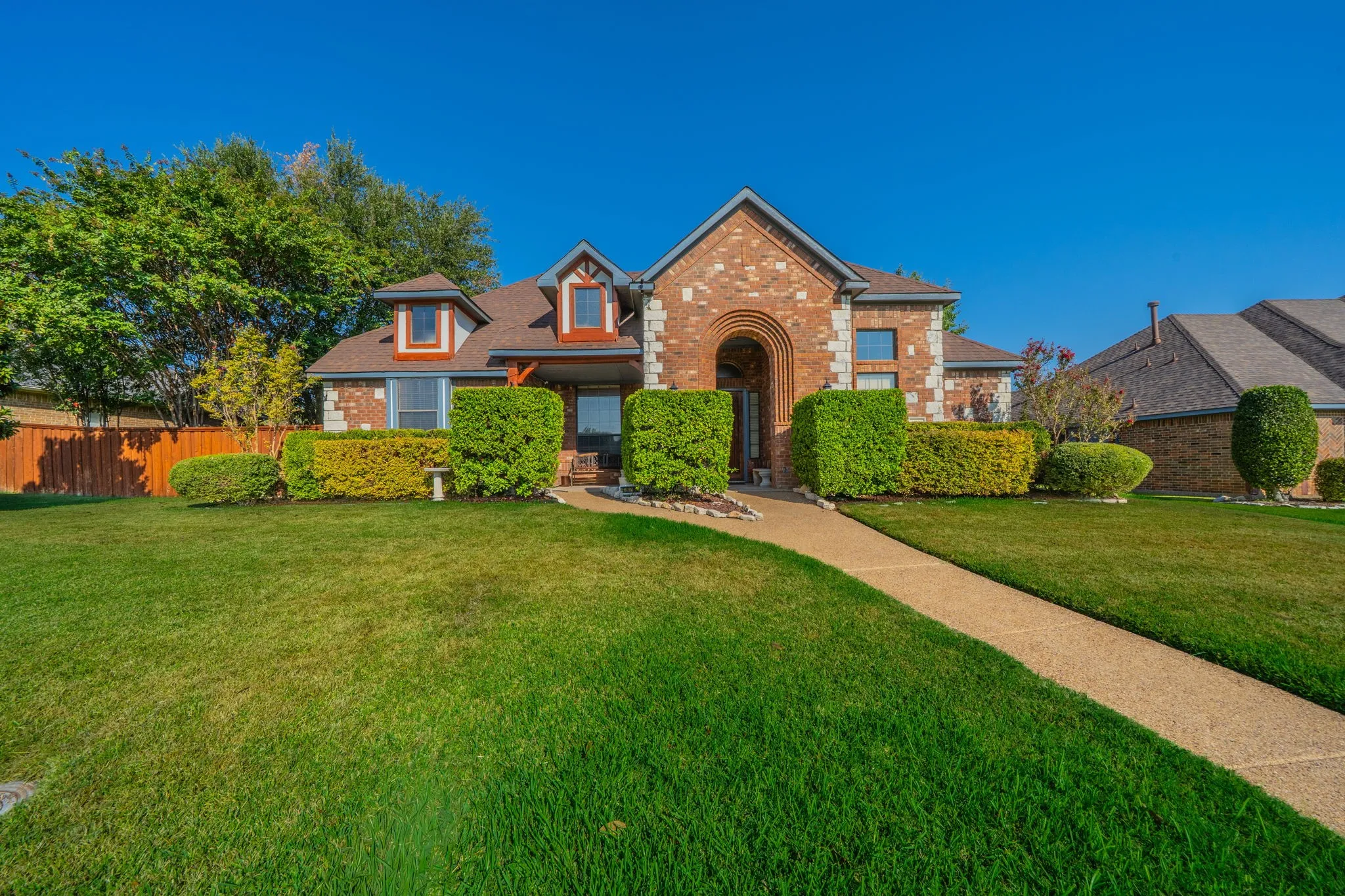 Single Family Residence For Sale in Dallas County , 1309 Heritage Hill Drive, De Soto, Texas 75115, 4 Bedroom, 3 Bathroom, 2 Garage spaces, 2,746 Sqft, built in 2001, mls#21375577, Real Estate Agent in De Soto, Homes For Sale in Dallas county, Homes For Sale in De Soto, Realtor in De Soto Texas, Real Estate Brokerage Independent Realty Texas, Luminita Cordes Realtor