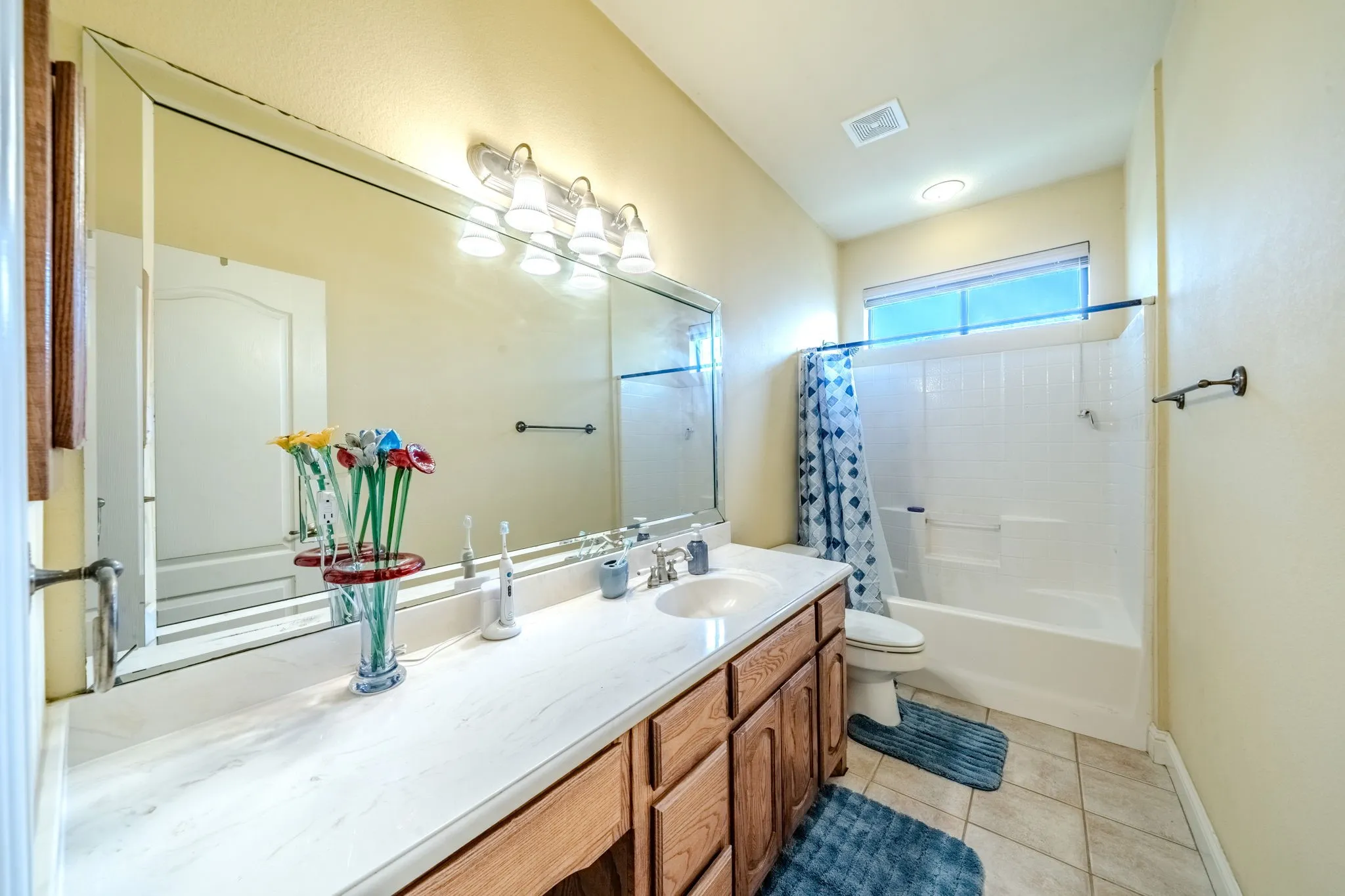 Single Family Residence For Sale in Dallas County , 1309 Heritage Hill Drive, De Soto, Texas 75115, 4 Bedroom, 3 Bathroom, 2 Garage spaces, 2,746 Sqft, built in 2001, mls#21375577, Real Estate Agent in De Soto, Homes For Sale in Dallas county, Homes For Sale in De Soto, Realtor in De Soto Texas, Real Estate Brokerage Independent Realty Texas, Luminita Cordes Realtor