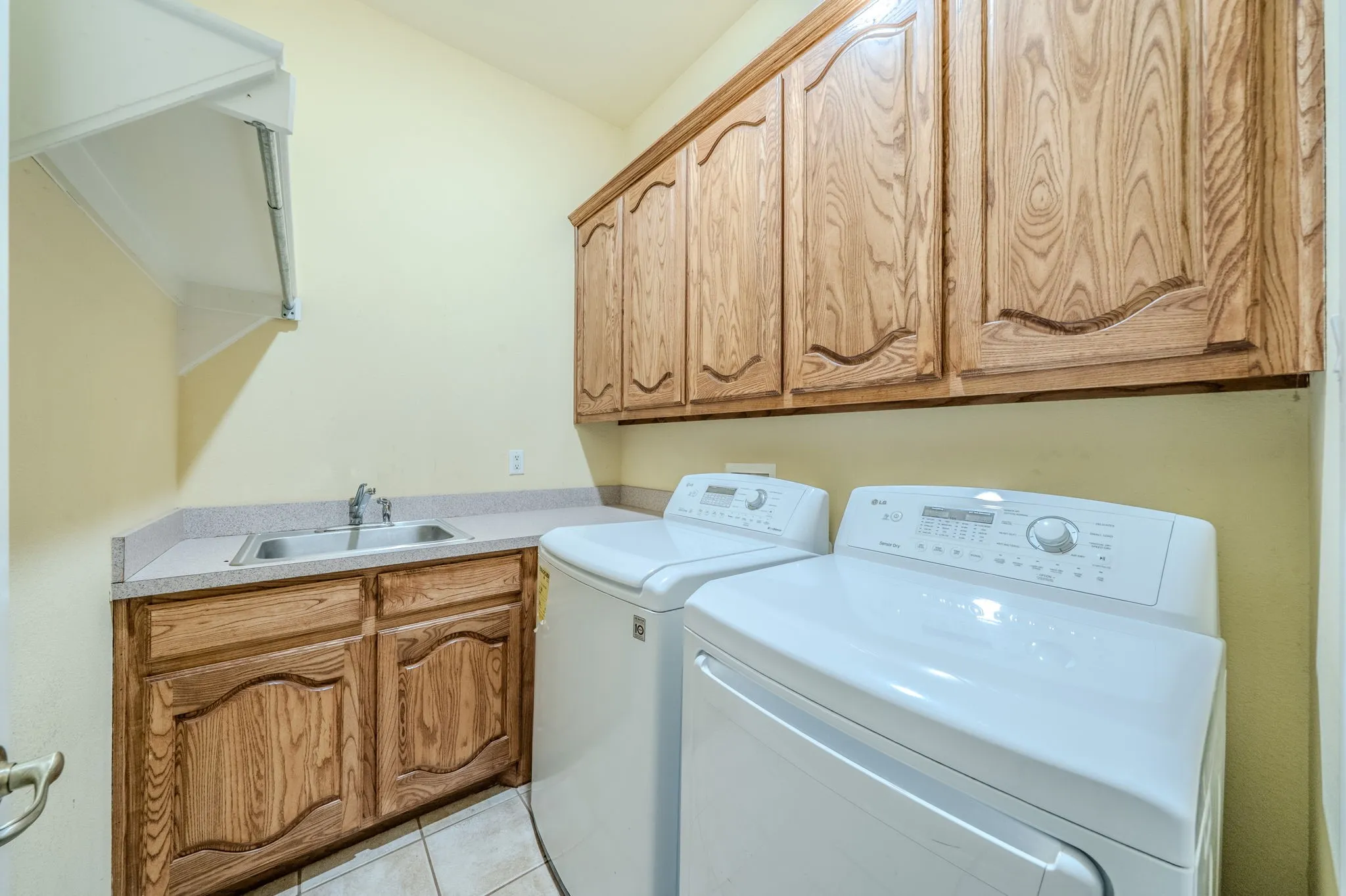 Single Family Residence For Sale in Dallas County , 1309 Heritage Hill Drive, De Soto, Texas 75115, 4 Bedroom, 3 Bathroom, 2 Garage spaces, 2,746 Sqft, built in 2001, mls#21375577, Real Estate Agent in De Soto, Homes For Sale in Dallas county, Homes For Sale in De Soto, Realtor in De Soto Texas, Real Estate Brokerage Independent Realty Texas, Luminita Cordes Realtor