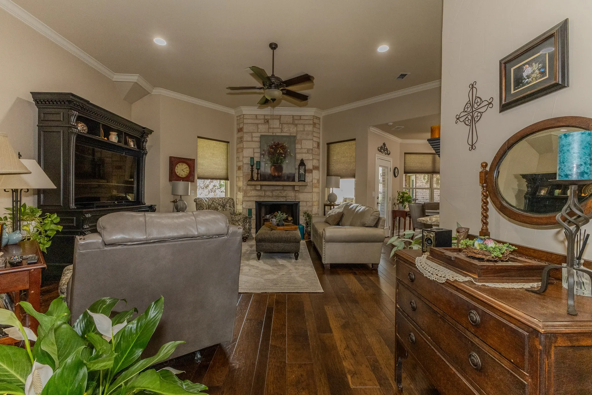 Single Family Residence For Sale in Taylor County , 2310 Ians Court, Abilene, Texas 79606, 3 Bedroom, 2 Bathroom, 2 Garage spaces, 2,328 Sqft, built in 2012, mls#21382579, Real Estate Agent in Abilene, Homes For Sale in Taylor county, Homes For Sale in Abilene, Realtor in Abilene Texas, Real Estate Brokerage Independent Realty Texas, Luminita Cordes Realtor