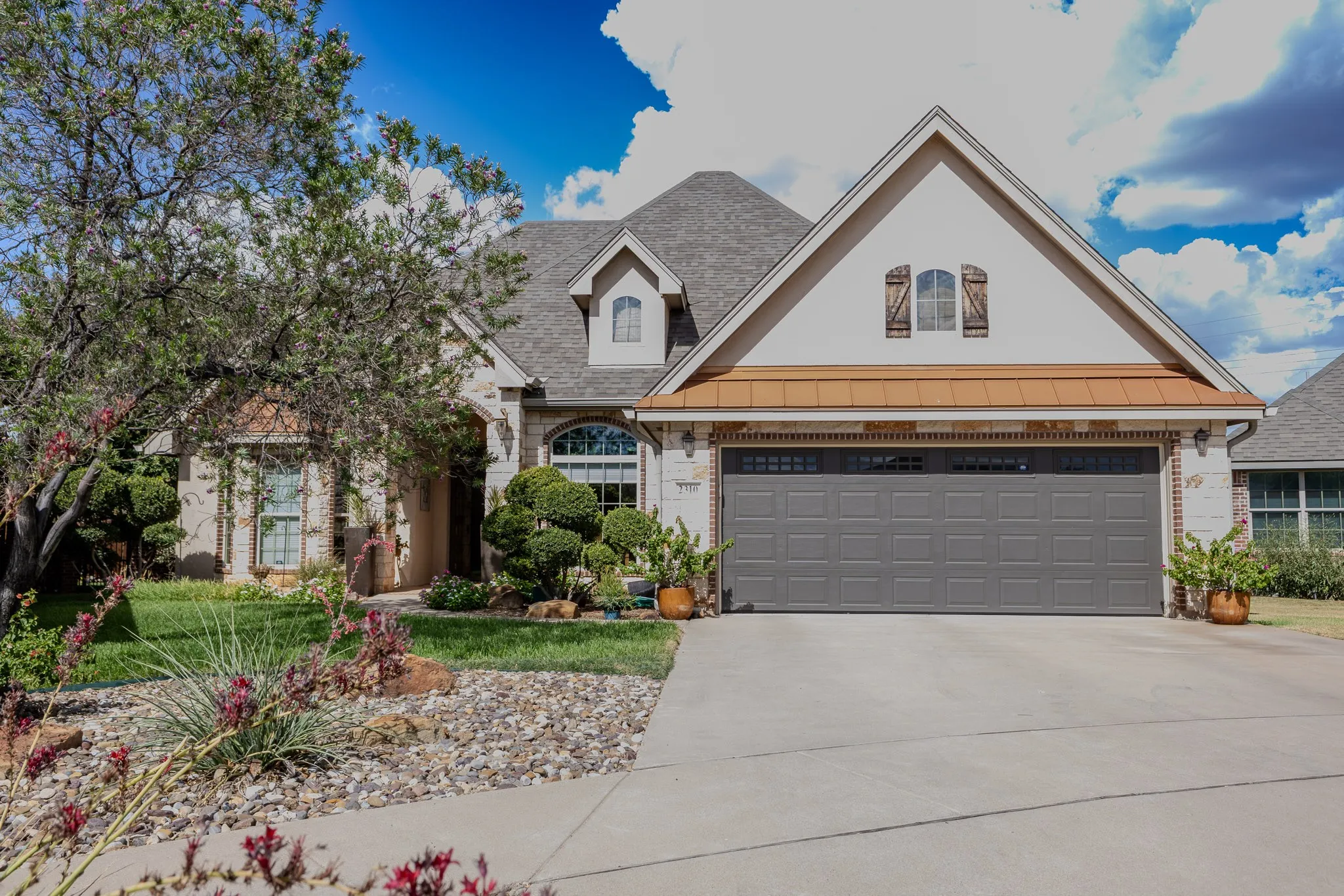 Single Family Residence For Sale in Taylor County , 2310 Ians Court, Abilene, Texas 79606, 3 Bedroom, 2 Bathroom, 2 Garage spaces, 2,328 Sqft, built in 2012, mls#21382579, Real Estate Agent in Abilene, Homes For Sale in Taylor county, Homes For Sale in Abilene, Realtor in Abilene Texas, Real Estate Brokerage Independent Realty Texas, Luminita Cordes Realtor