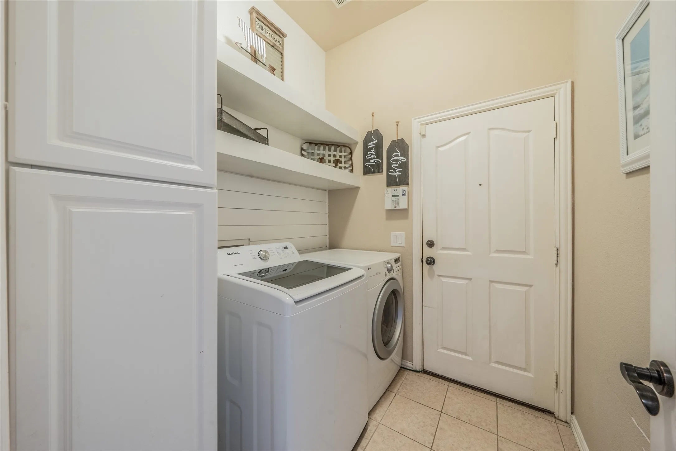 Single Family Residence For Sale in Tarrant County , 600 Cross Meadow Boulevard, Mansfield, Texas 76063, 3 Bedroom, 2 Bathroom, 2 Garage spaces, 1,840 Sqft, built in 2010, mls#21380722, Real Estate Agent in Mansfield, Homes For Sale in Tarrant county, Homes For Sale in Mansfield, Realtor in Mansfield Texas, Real Estate Brokerage Independent Realty Texas, Luminita Cordes Realtor