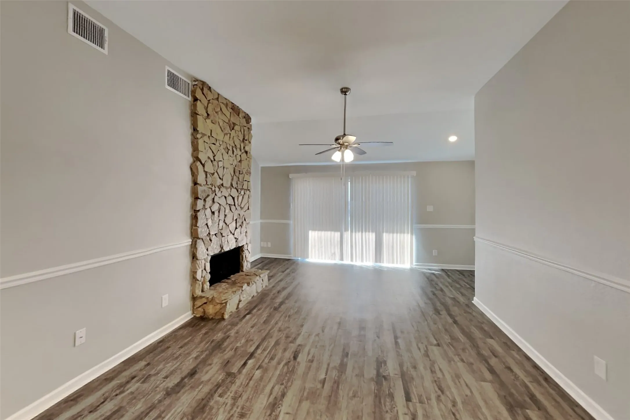 Single Family Residence For Rent in Tarrant County , 6708 Poppy Court, Fort Worth, Texas 76137, 3 Bedroom, 2 Bathroom, 2 Garage spaces, 1,220 Sqft, built in 1987, mls#21381503, Real Estate Agent in Fort Worth, Homes For Rent in Tarrant county, Homes For Rent in Fort Worth, Realtor in Fort Worth Texas, Real Estate Brokerage Independent Realty Texas, Luminita Cordes Realtor