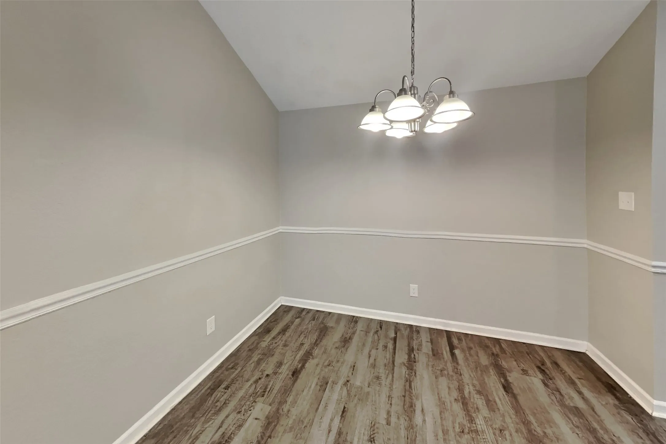 Single Family Residence For Rent in Tarrant County , 6708 Poppy Court, Fort Worth, Texas 76137, 3 Bedroom, 2 Bathroom, 2 Garage spaces, 1,220 Sqft, built in 1987, mls#21381503, Real Estate Agent in Fort Worth, Homes For Rent in Tarrant county, Homes For Rent in Fort Worth, Realtor in Fort Worth Texas, Real Estate Brokerage Independent Realty Texas, Luminita Cordes Realtor