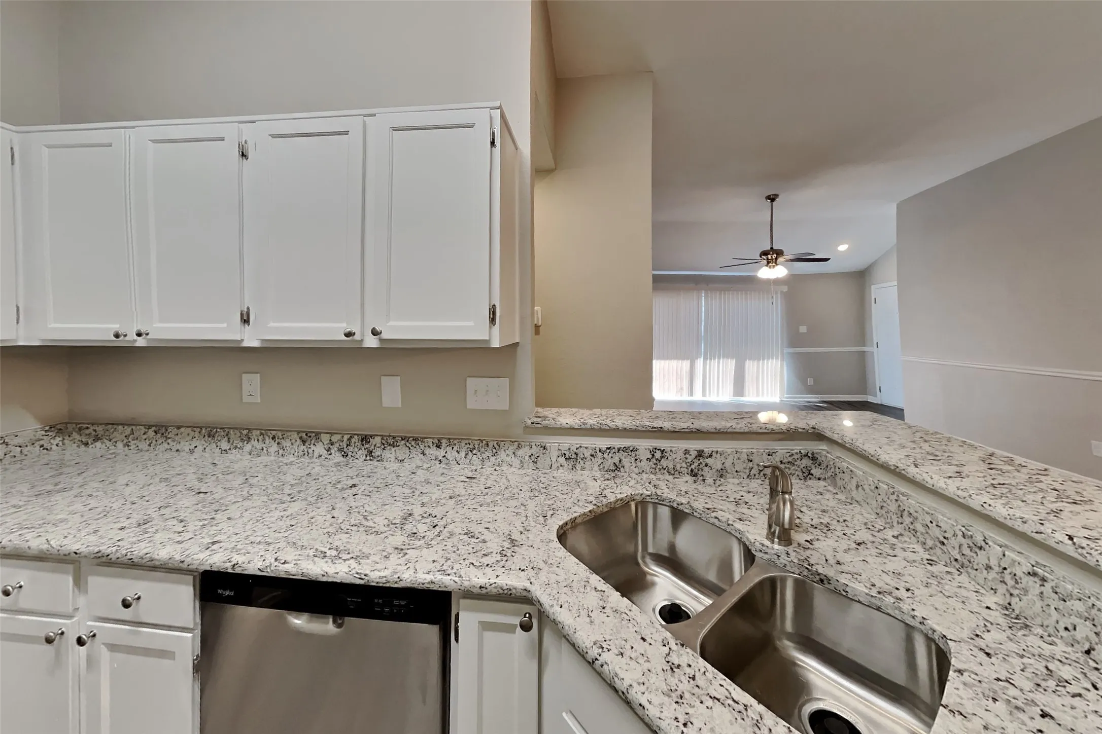 Single Family Residence For Rent in Tarrant County , 6708 Poppy Court, Fort Worth, Texas 76137, 3 Bedroom, 2 Bathroom, 2 Garage spaces, 1,220 Sqft, built in 1987, mls#21381503, Real Estate Agent in Fort Worth, Homes For Rent in Tarrant county, Homes For Rent in Fort Worth, Realtor in Fort Worth Texas, Real Estate Brokerage Independent Realty Texas, Luminita Cordes Realtor