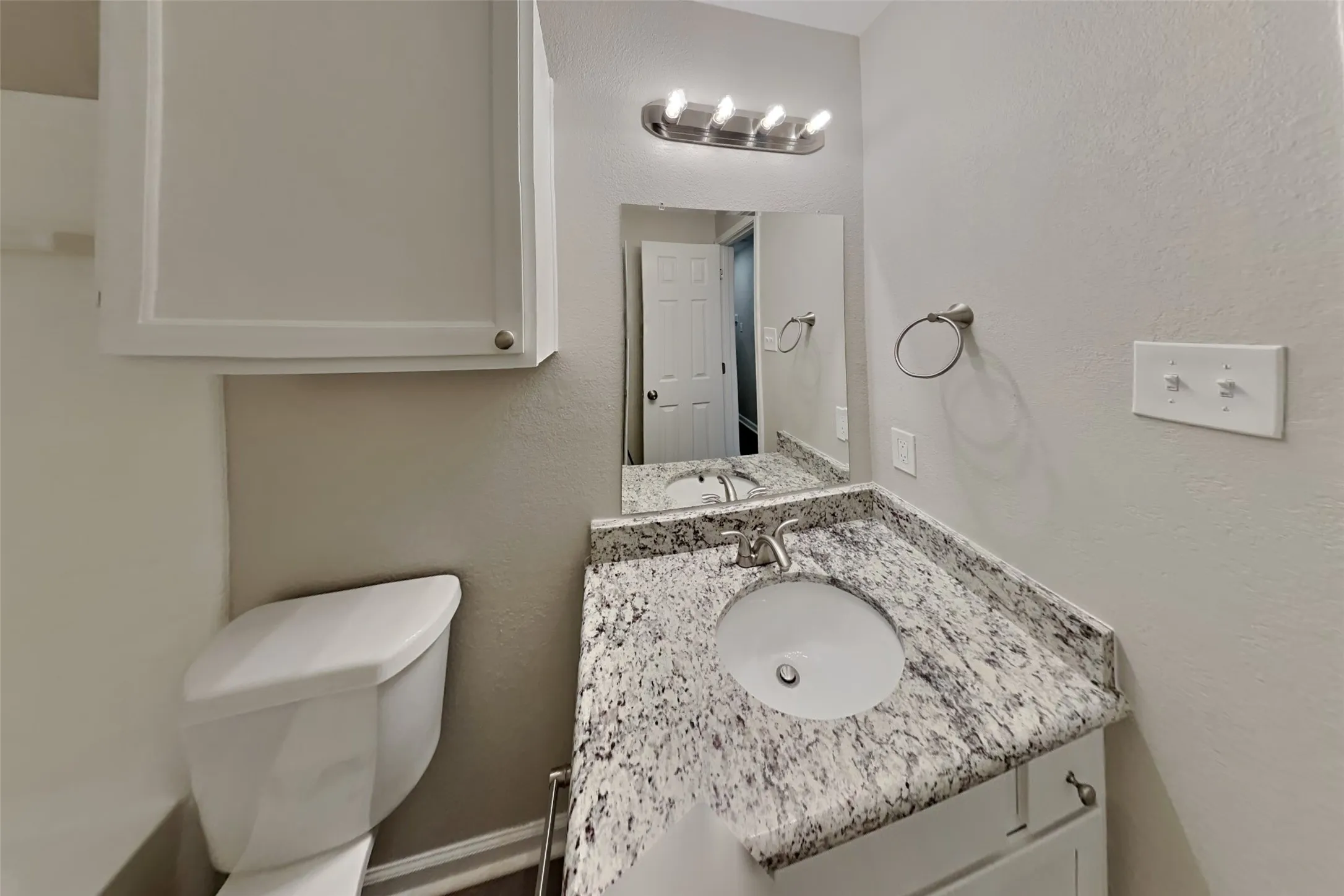 Single Family Residence For Rent in Tarrant County , 6708 Poppy Court, Fort Worth, Texas 76137, 3 Bedroom, 2 Bathroom, 2 Garage spaces, 1,220 Sqft, built in 1987, mls#21381503, Real Estate Agent in Fort Worth, Homes For Rent in Tarrant county, Homes For Rent in Fort Worth, Realtor in Fort Worth Texas, Real Estate Brokerage Independent Realty Texas, Luminita Cordes Realtor