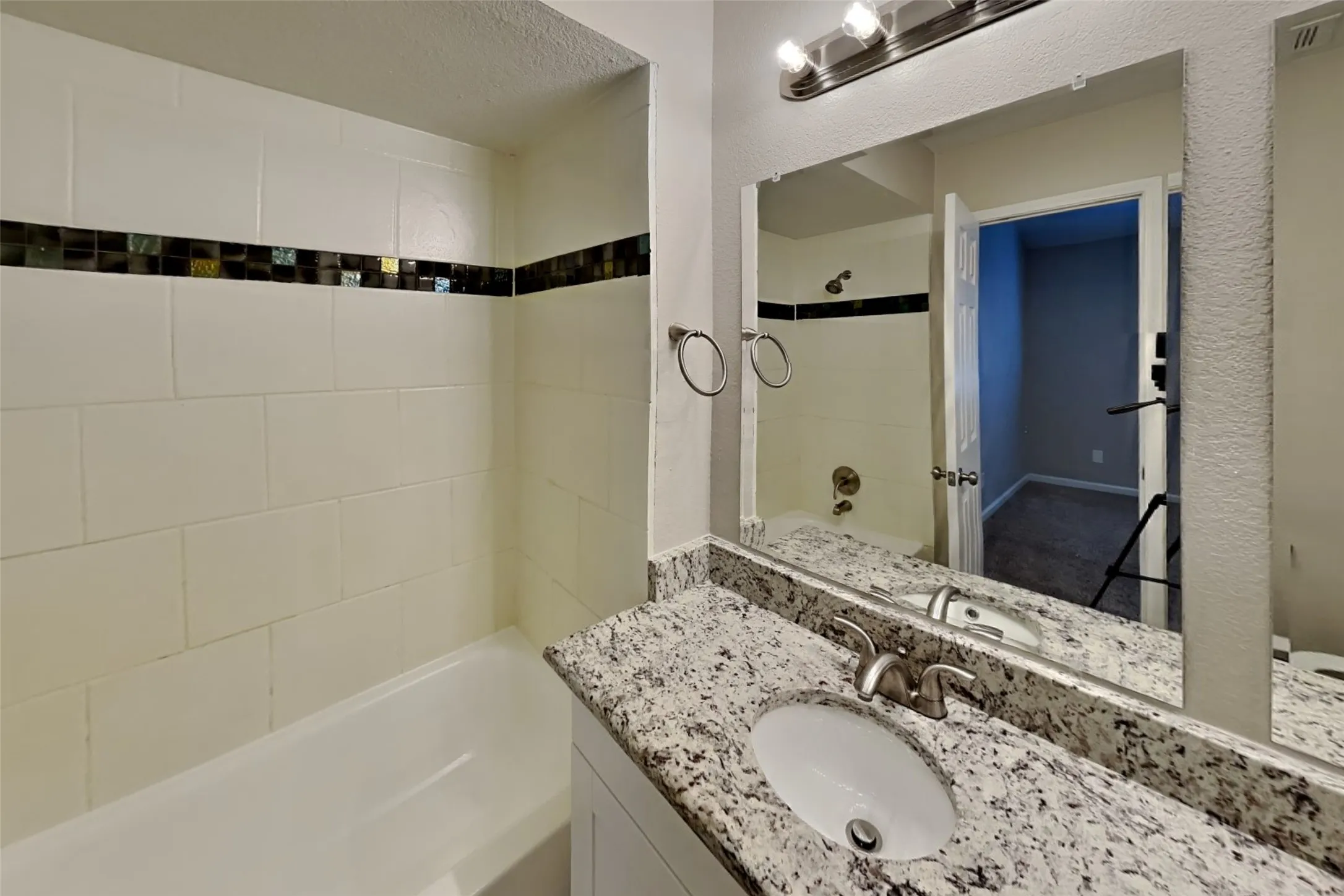 Single Family Residence For Rent in Tarrant County , 6708 Poppy Court, Fort Worth, Texas 76137, 3 Bedroom, 2 Bathroom, 2 Garage spaces, 1,220 Sqft, built in 1987, mls#21381503, Real Estate Agent in Fort Worth, Homes For Rent in Tarrant county, Homes For Rent in Fort Worth, Realtor in Fort Worth Texas, Real Estate Brokerage Independent Realty Texas, Luminita Cordes Realtor