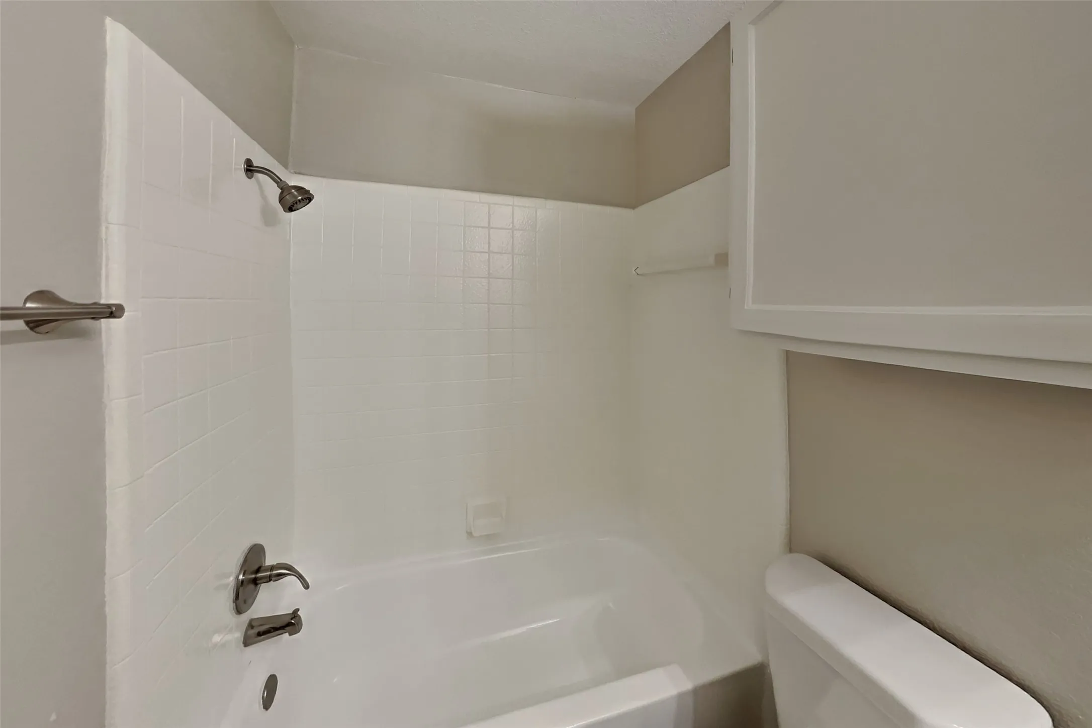 Single Family Residence For Rent in Tarrant County , 6708 Poppy Court, Fort Worth, Texas 76137, 3 Bedroom, 2 Bathroom, 2 Garage spaces, 1,220 Sqft, built in 1987, mls#21381503, Real Estate Agent in Fort Worth, Homes For Rent in Tarrant county, Homes For Rent in Fort Worth, Realtor in Fort Worth Texas, Real Estate Brokerage Independent Realty Texas, Luminita Cordes Realtor
