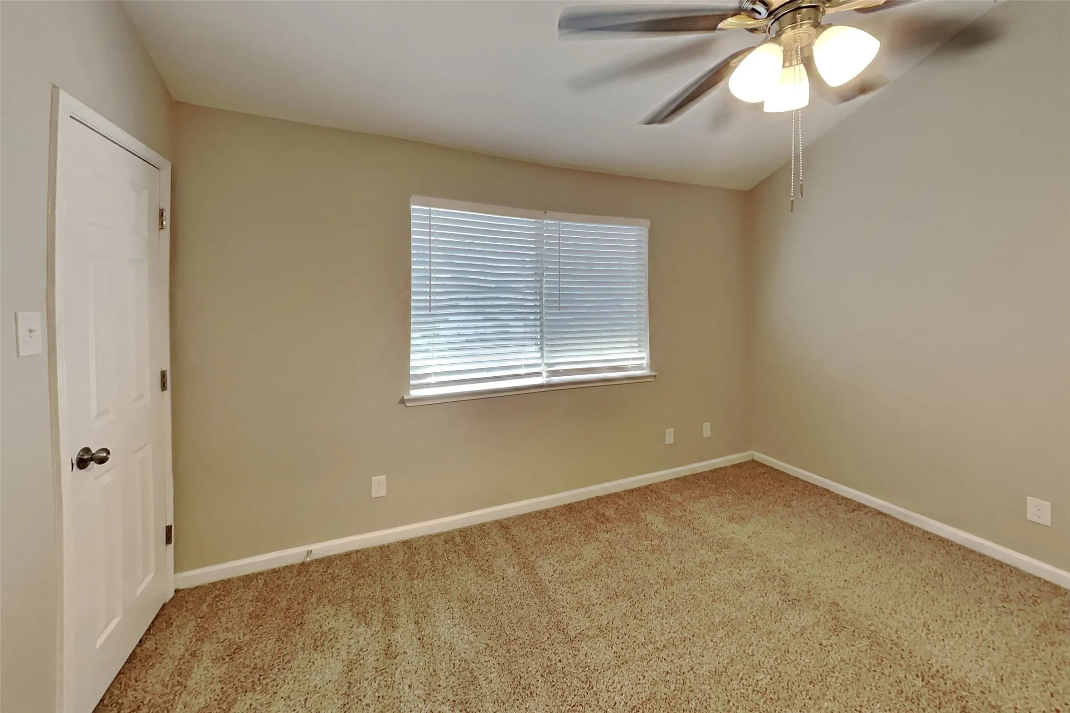 Single Family Residence For Rent in Tarrant County , 6708 Poppy Court, Fort Worth, Texas 76137, 3 Bedroom, 2 Bathroom, 2 Garage spaces, 1,220 Sqft, built in 1987, mls#21381503, Real Estate Agent in Fort Worth, Homes For Rent in Tarrant county, Homes For Rent in Fort Worth, Realtor in Fort Worth Texas, Real Estate Brokerage Independent Realty Texas, Luminita Cordes Realtor