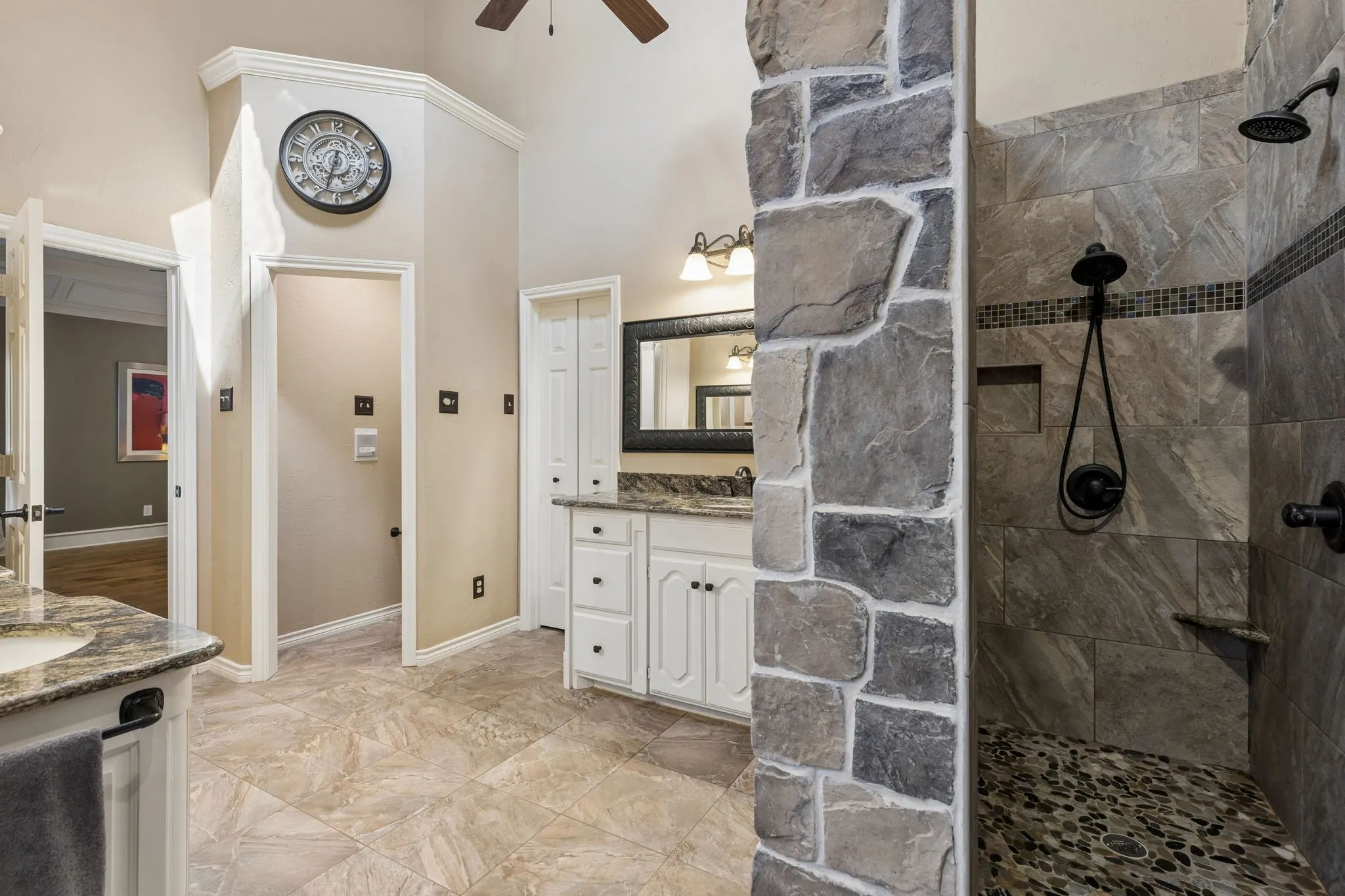 Single Family Residence For Sale in Denton County , 220 Fawn Hollow Drive, Argyle, Texas 76226, 4 Bedroom, 4 Bathroom, 3 Garage spaces, 4,120 Sqft, built in 1987, mls#21382399, Real Estate Agent in Argyle, Homes For Sale in Denton county, Homes For Sale in Argyle, Realtor in Argyle Texas, Real Estate Brokerage Independent Realty Texas, Luminita Cordes Realtor